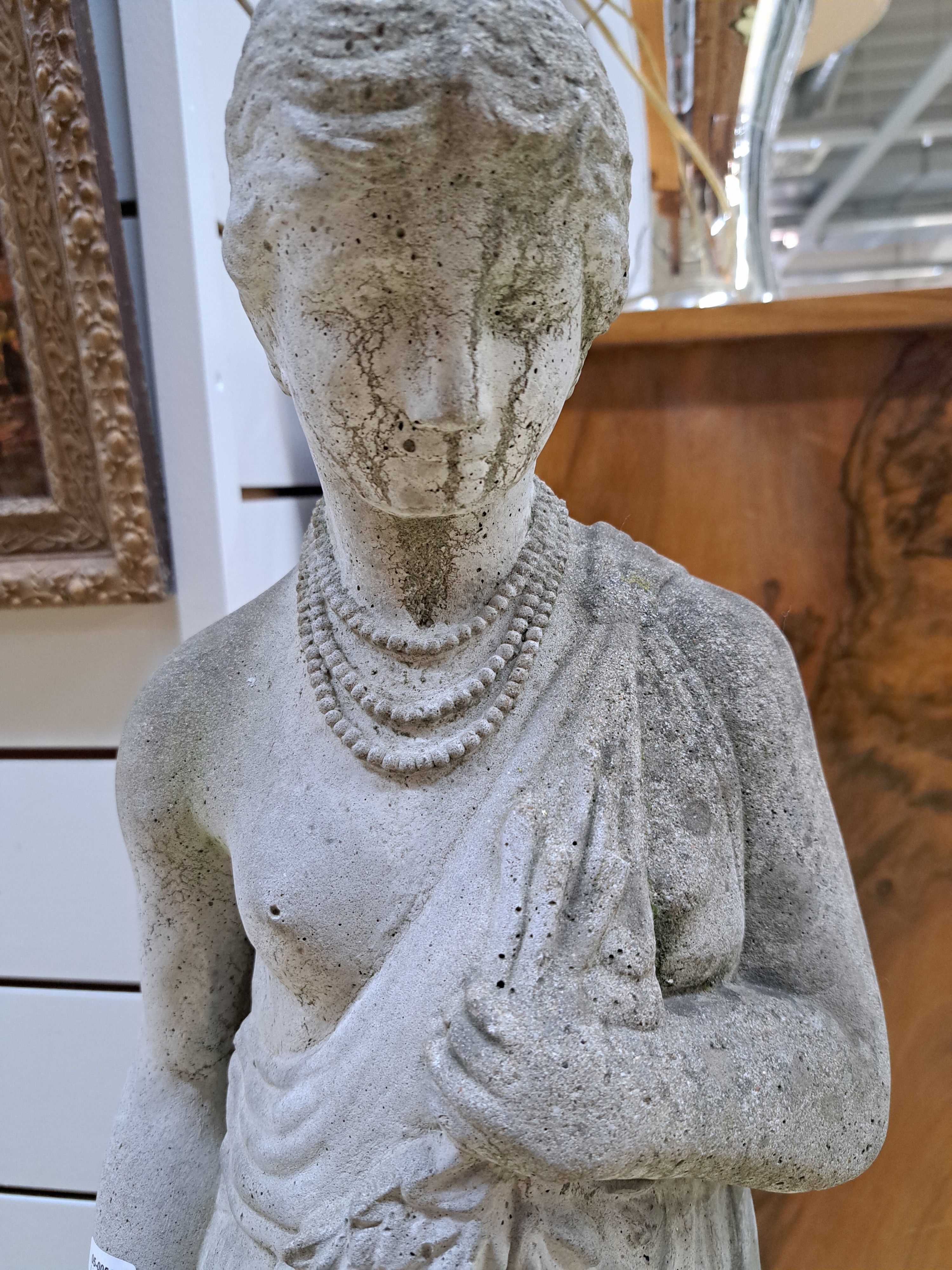 Detail a: Gartenfigur, Frankreich, um 1900, Steinguß, stehende antike Frau mit Wasserkrug und Zweig, H. ca. 81cm, bewittert