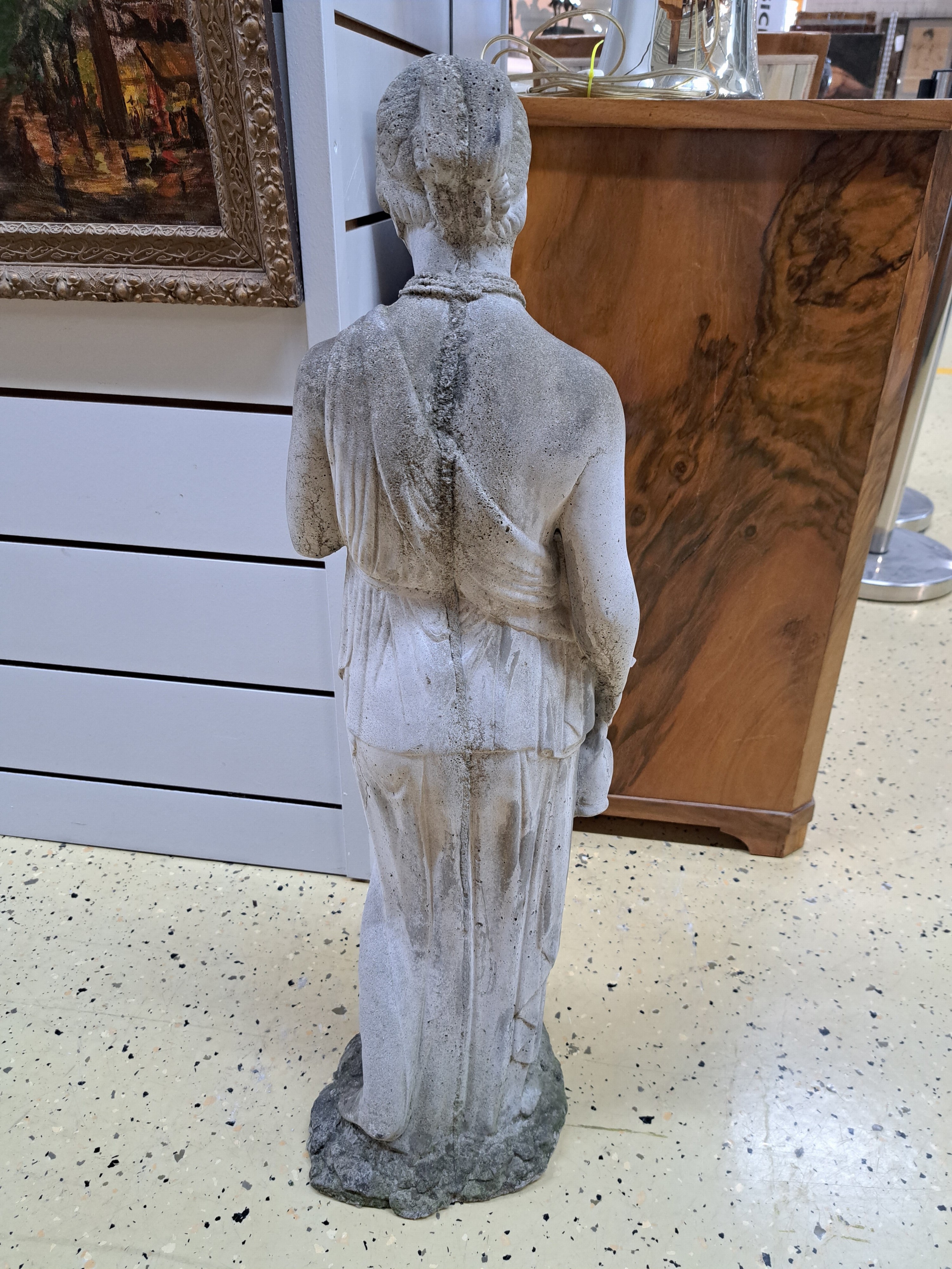 Detail d: Gartenfigur, Frankreich, um 1900, Steinguß, stehende antike Frau mit Wasserkrug und Zweig, H. ca. 81cm, bewittert