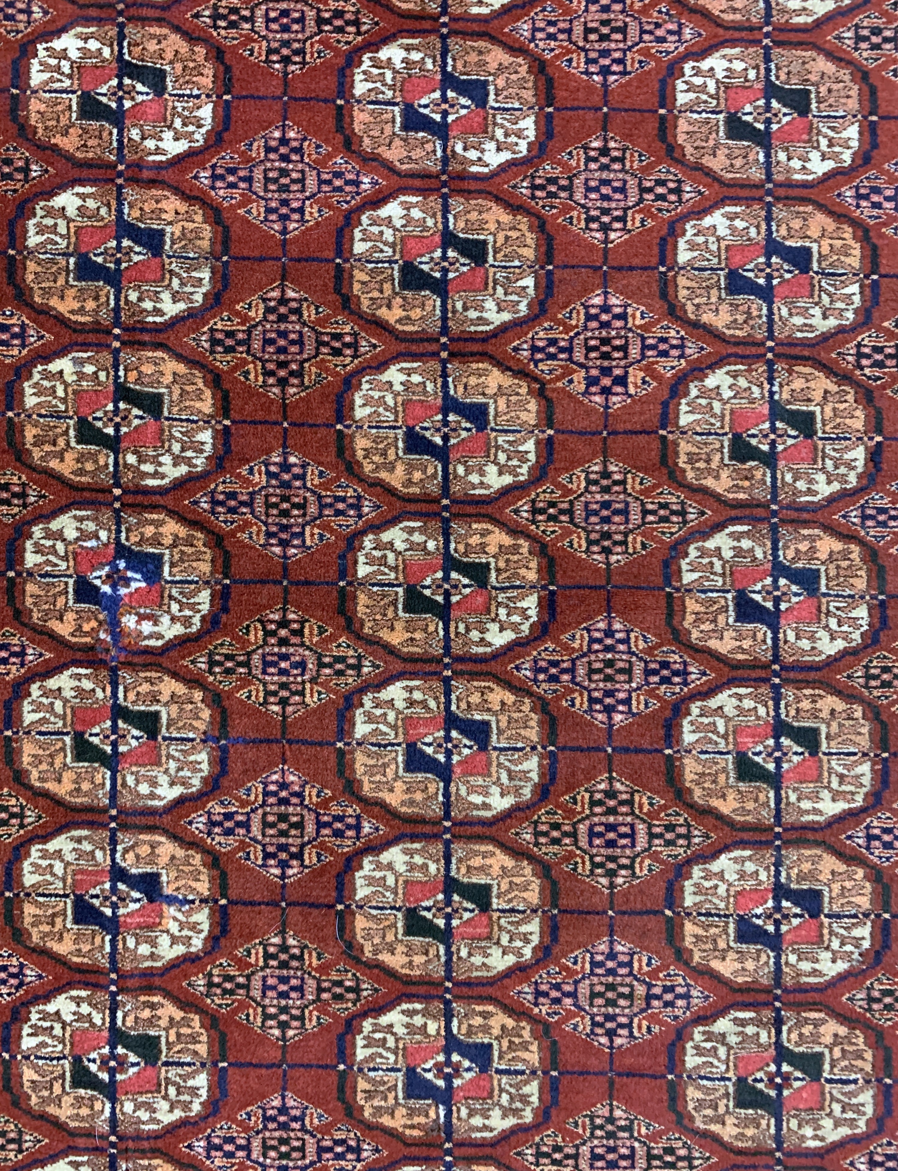 Detail c: Buchara alt, Turkmenistan, Anfang 20.Jhd, Wolle auf Wolle, ca. 155 x 110 cm, EHZ: 2(restauriert)