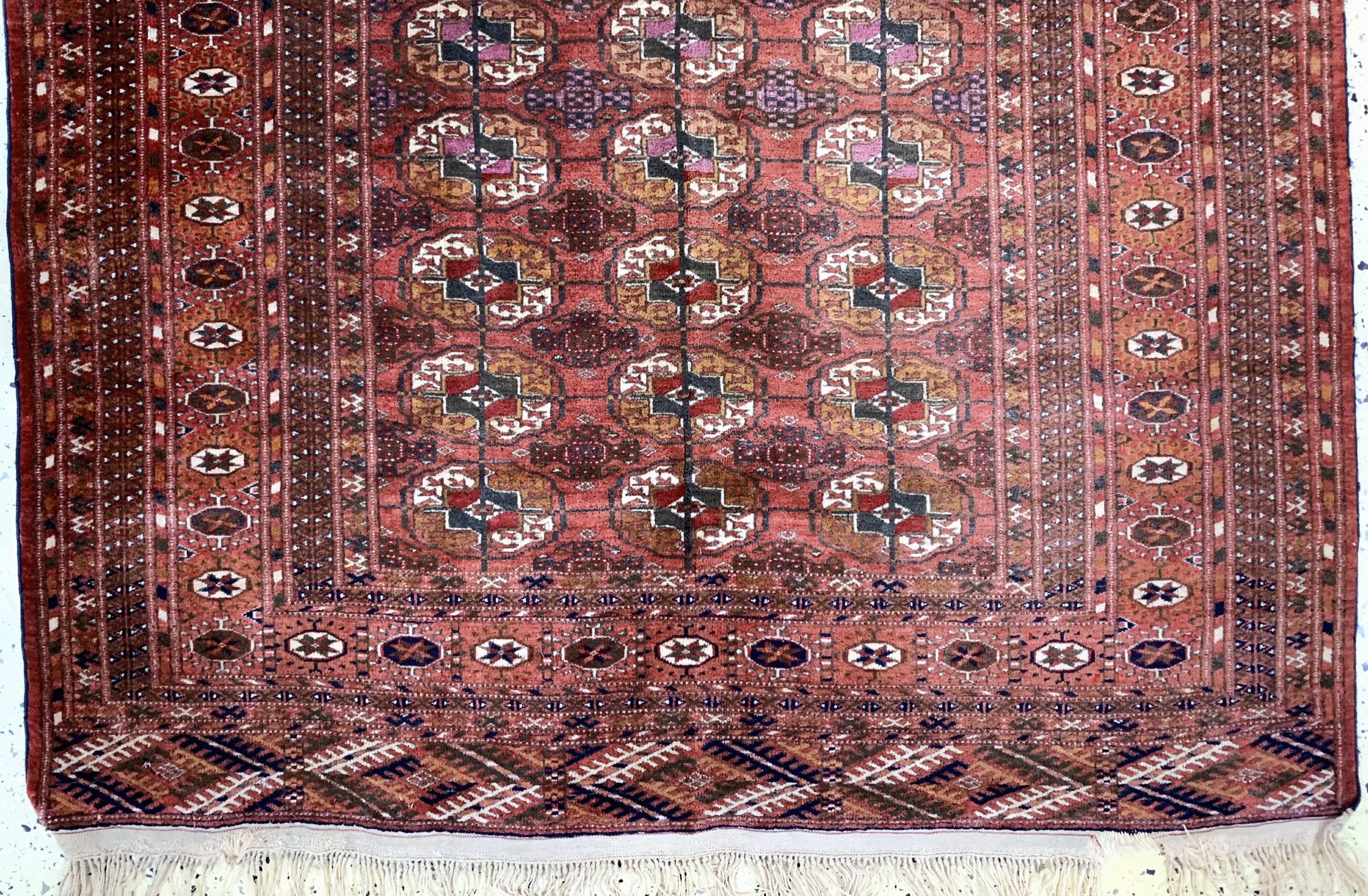 Detail b: Buchara alt, Rußland, Mitte 20.Jhd, Wolle auf Wolle, ca. 185 x 135 cm, verblasst, EHZ: 2