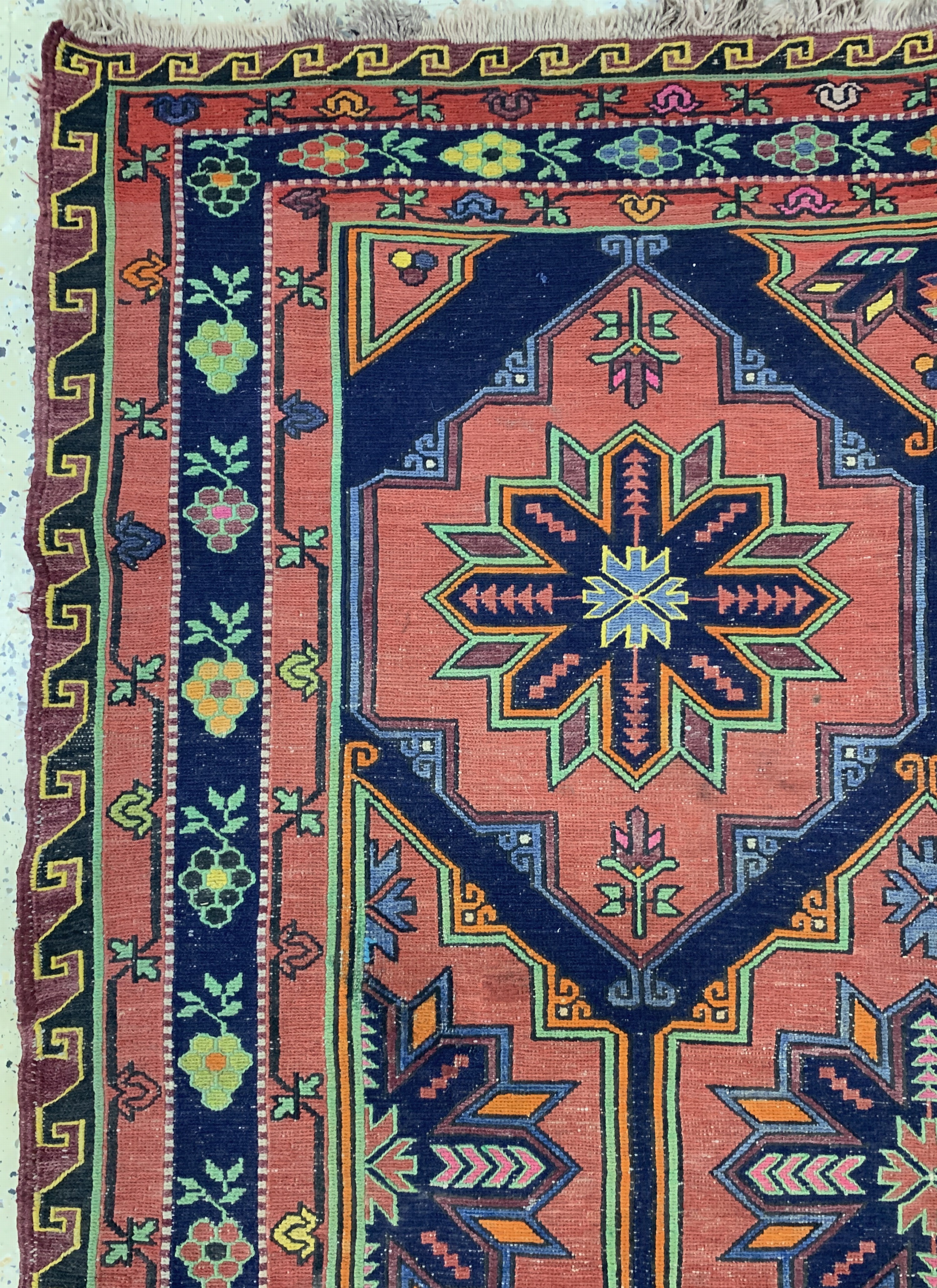 Detail e: Sumakh alt, Kaukasus, Mitte 20.Jhd, Wolle auf Wolle, ca. 310 x 165 cm, EHZ: 2