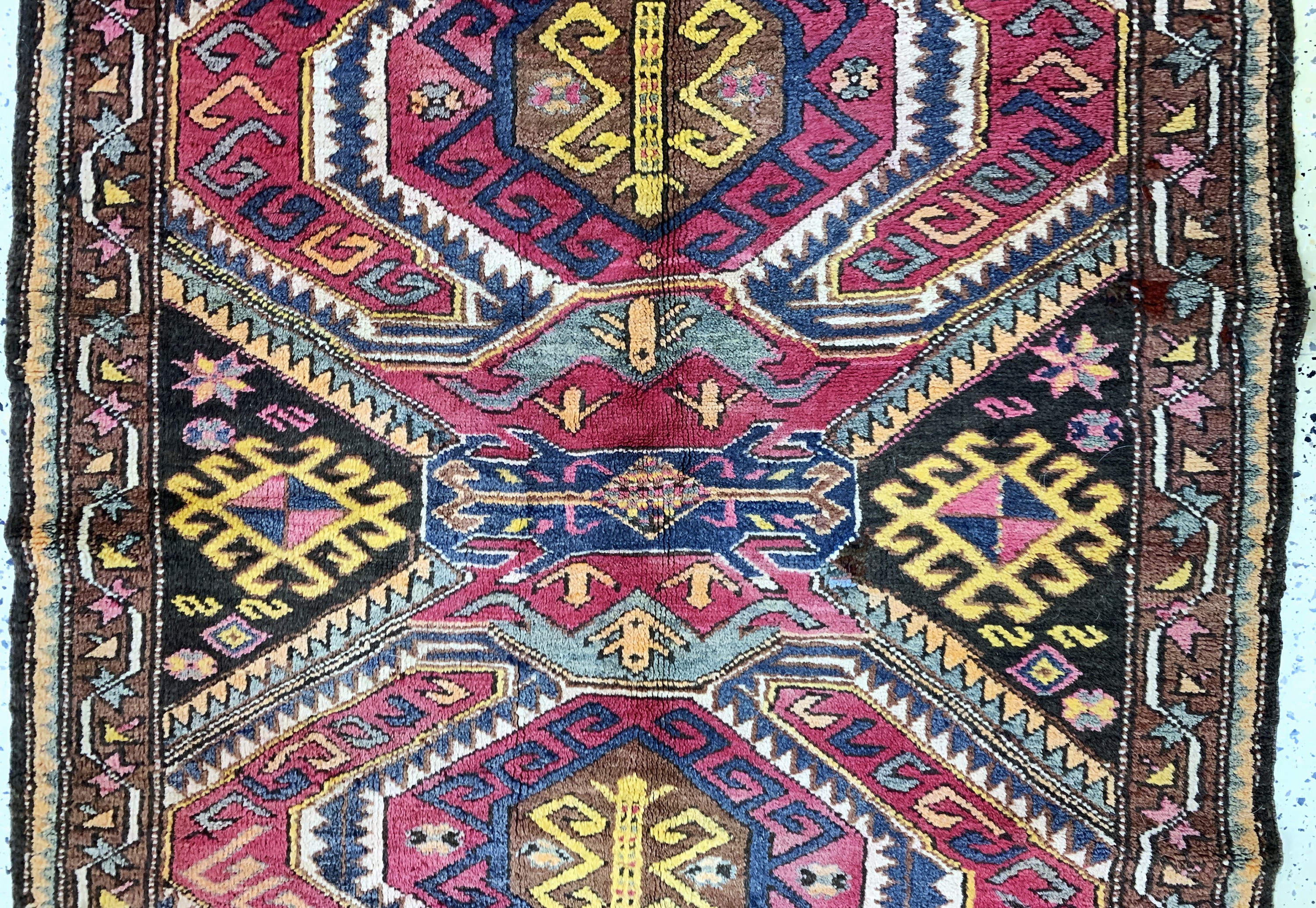 Detail b: Yürük alt, Türkei, Anfang 20.Jhd, Wolle aufWolle, ca. 220 x 120 cm, EHZ: 2, (kleine restaurierungen)