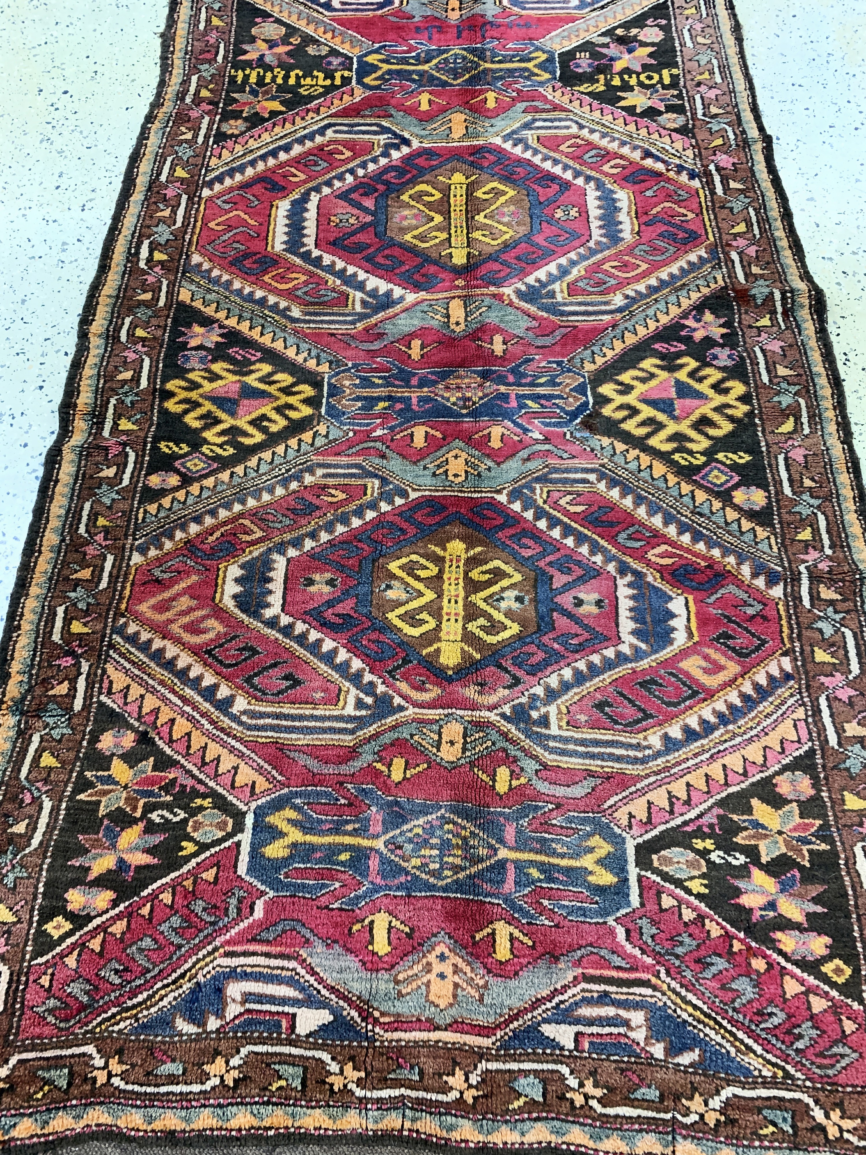 Detail d: Yürük alt, Türkei, Anfang 20.Jhd, Wolle aufWolle, ca. 220 x 120 cm, EHZ: 2, (kleine restaurierungen)