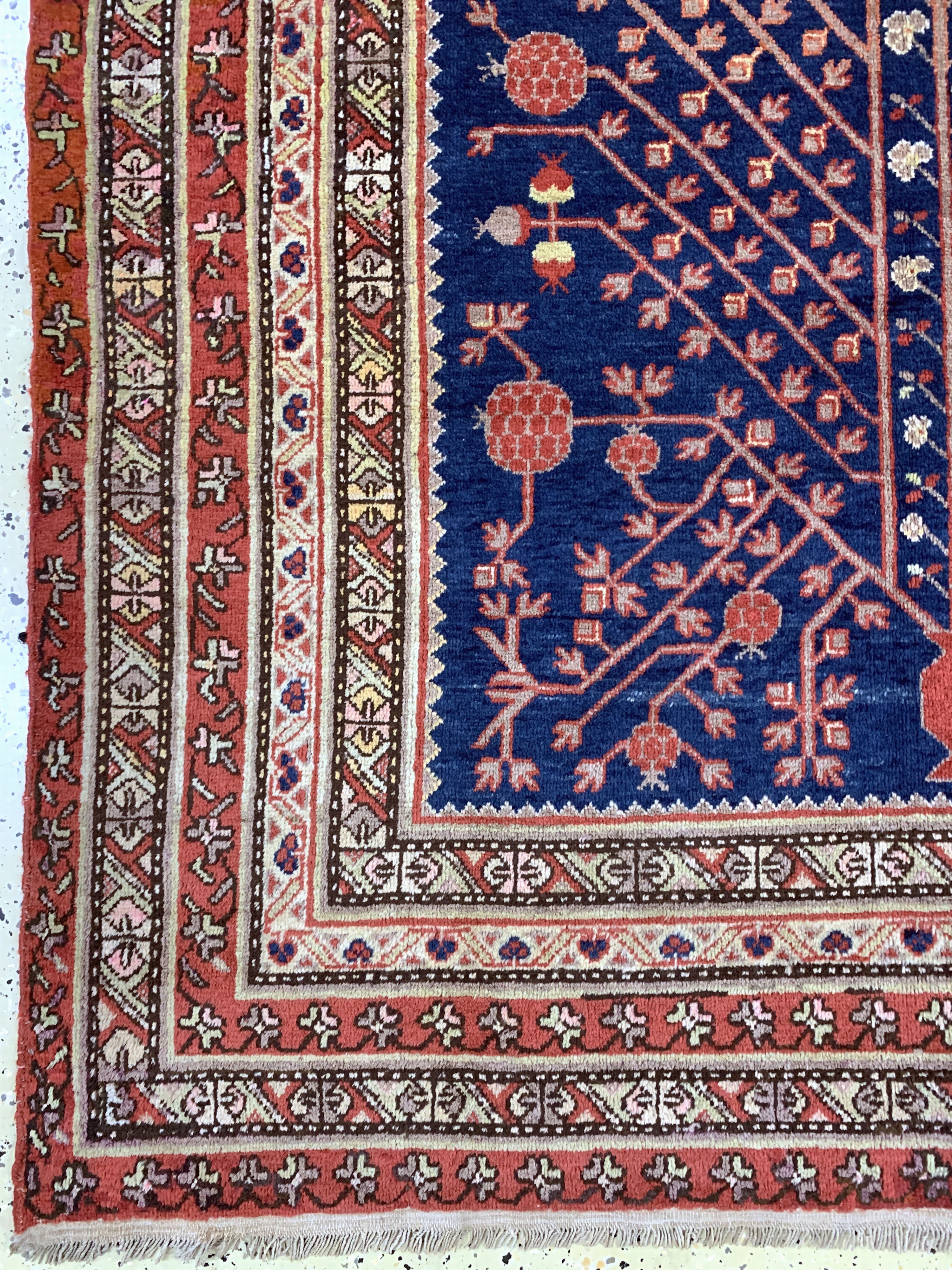 Detail b: Khotan alt, Torkestan, Anfang 20.Jhd, Wolleauf Baumwolle, ca. 340 x 175 cm, EHZ: 2