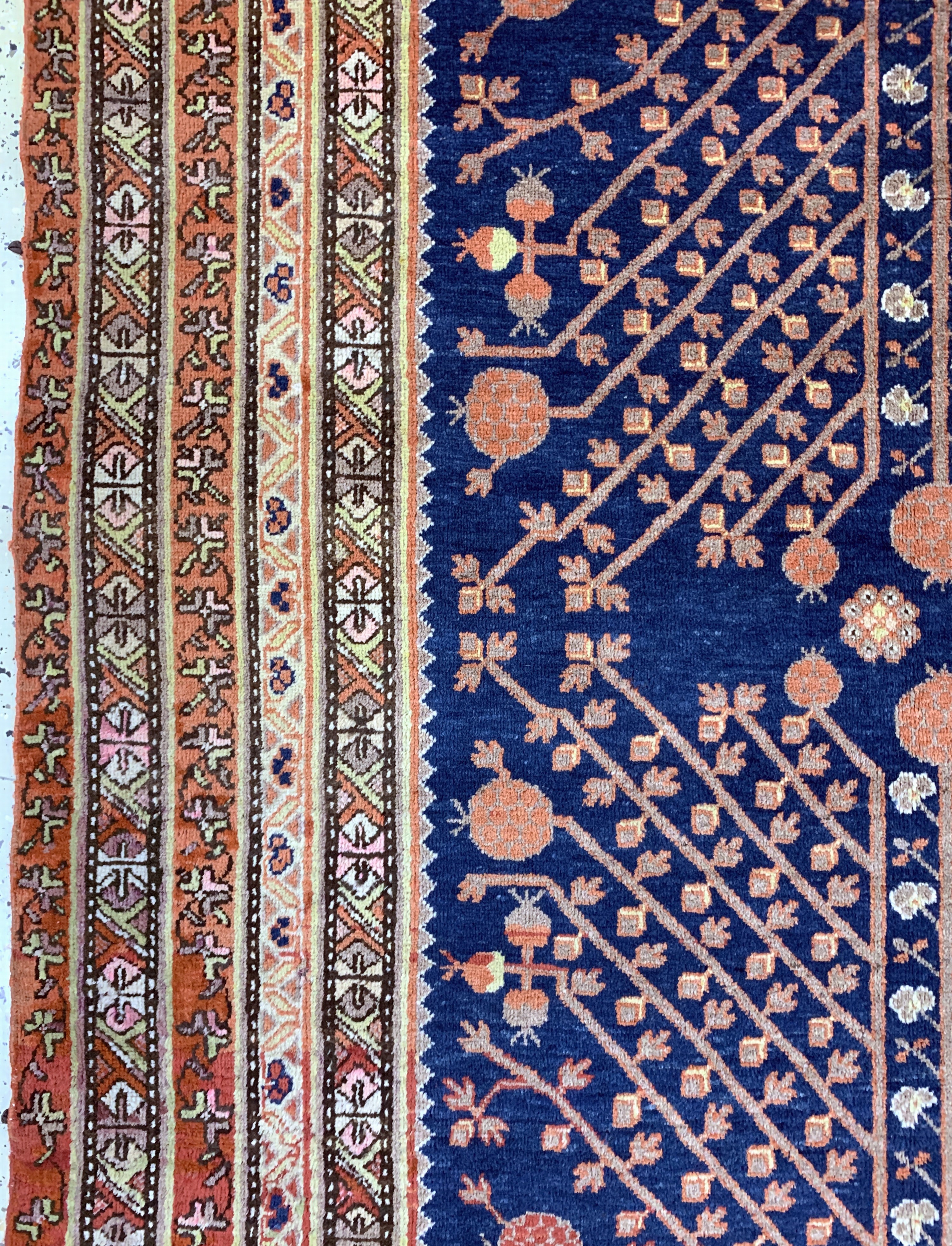 Detail c: Khotan alt, Torkestan, Anfang 20.Jhd, Wolleauf Baumwolle, ca. 340 x 175 cm, EHZ: 2