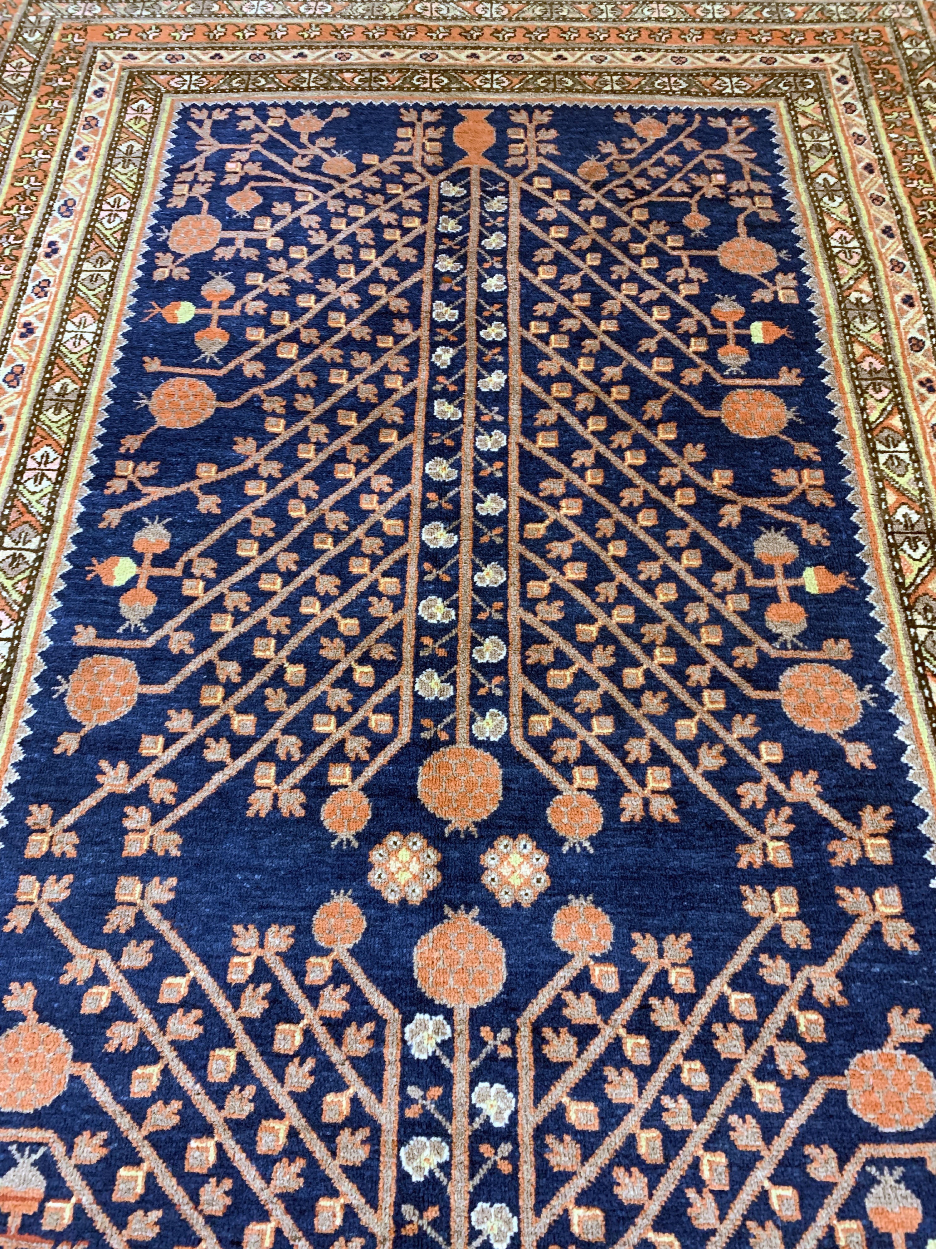 Detail g: Khotan alt, Torkestan, Anfang 20.Jhd, Wolleauf Baumwolle, ca. 340 x 175 cm, EHZ: 2