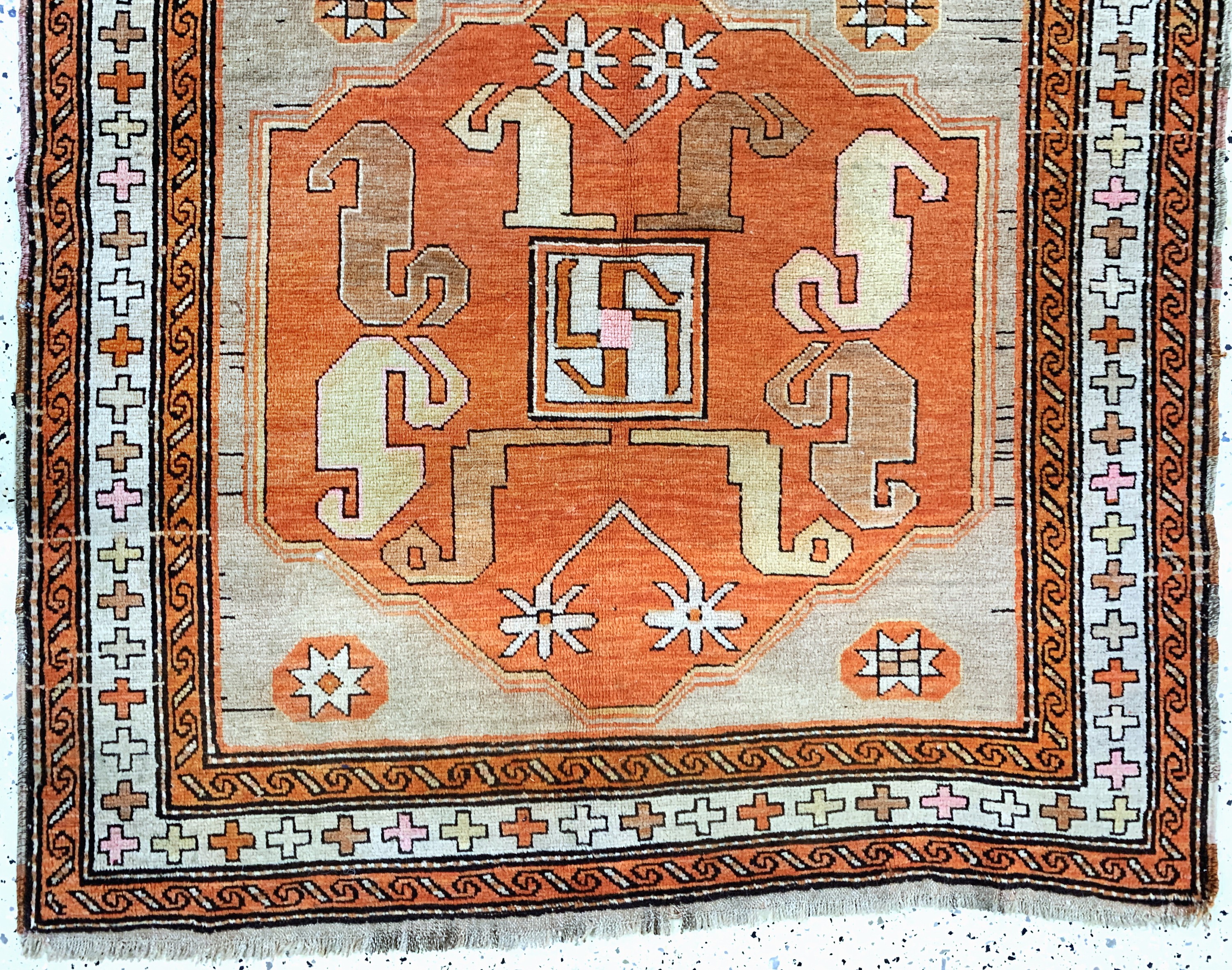 Detail c: "Wolkenband"Kazak antik, Kaukasus, um 1900,Wolle auf Wolle, ca. 260 x 130 cm, EHZ: 2-3