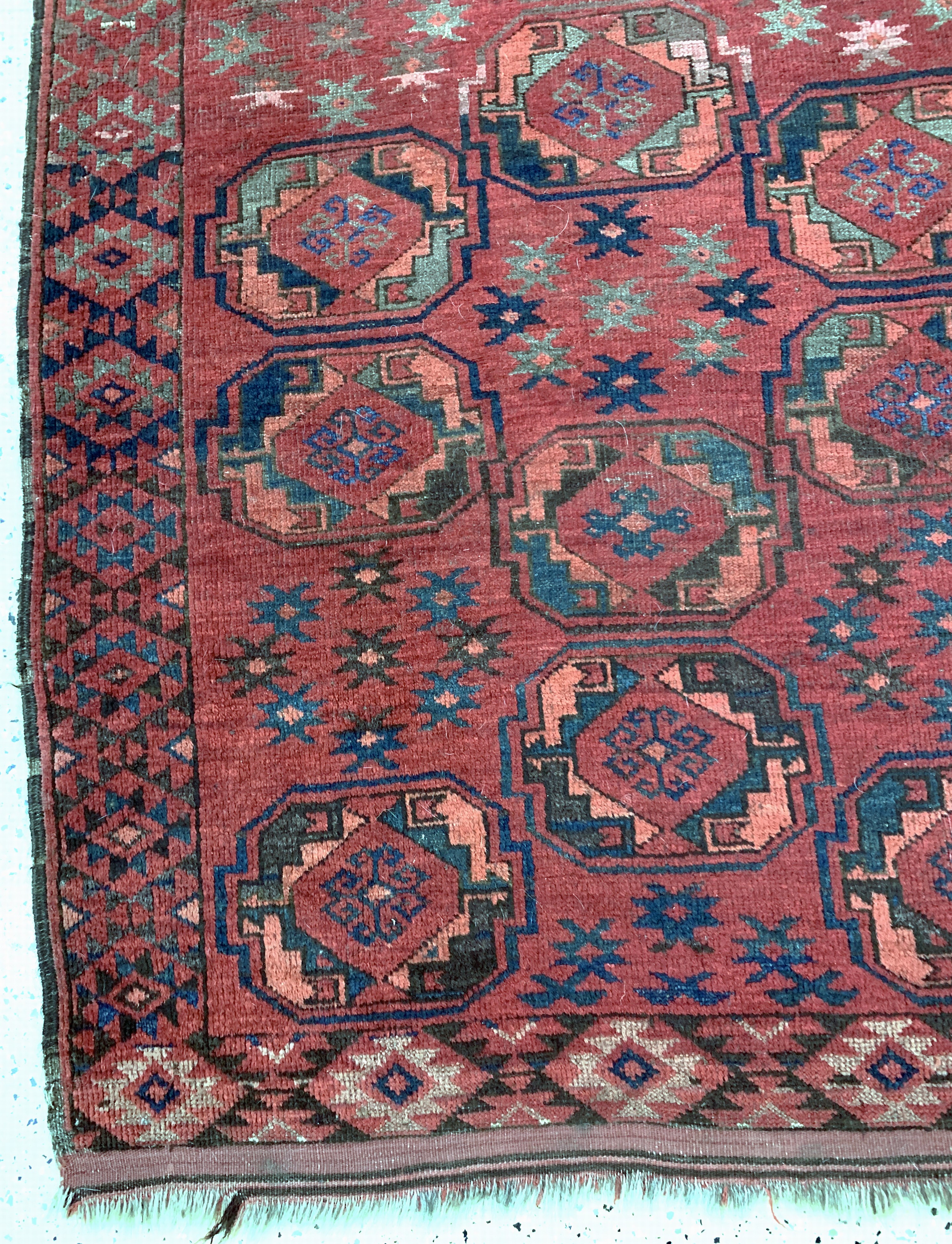 Detail b: Ersari"Hauptteppich"antik, Turkmenistan, 19.Jhd, Wolle auf Wolle, ca. 250 x 180 cm, EHZ: 3-4