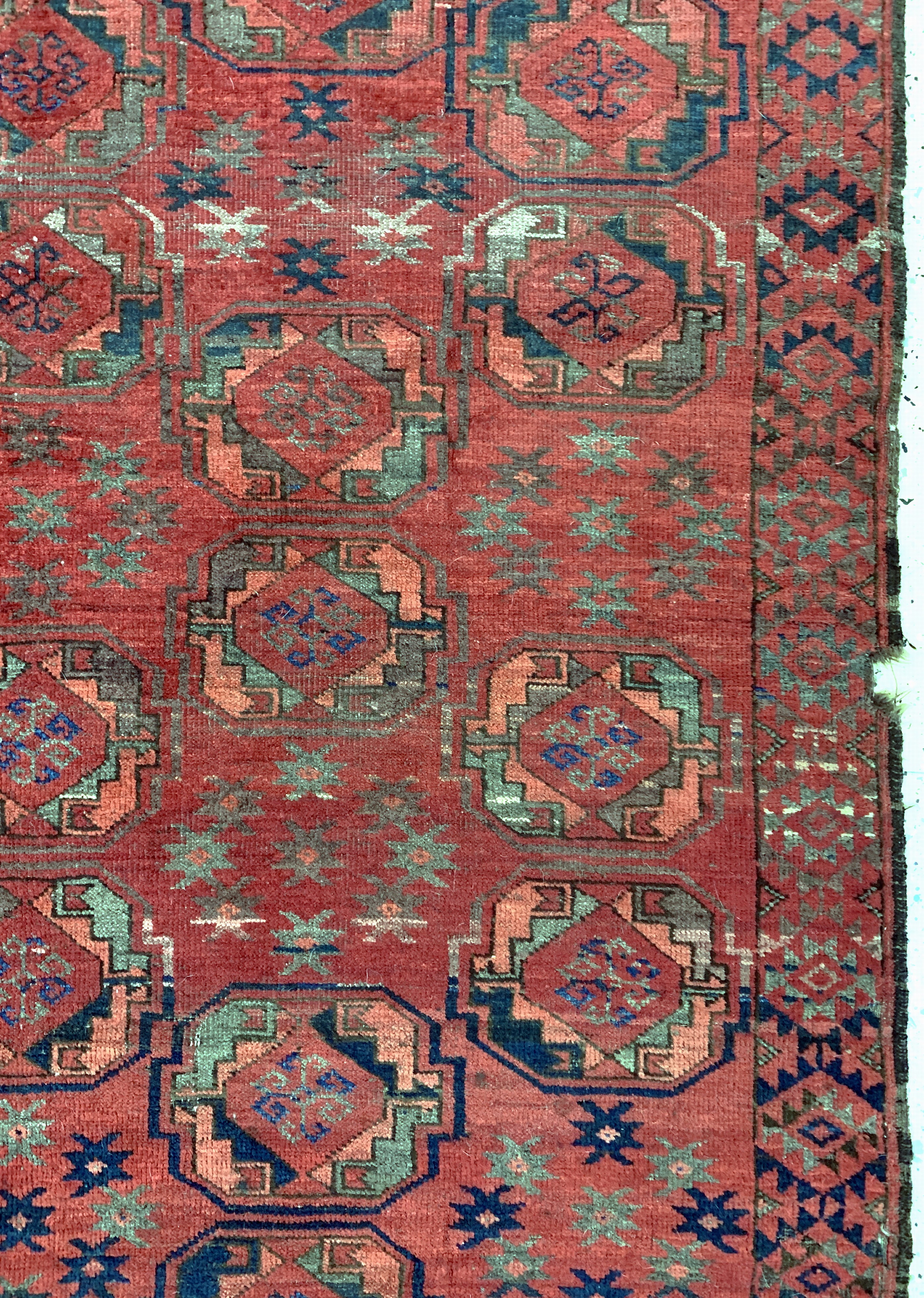Detail d: Ersari"Hauptteppich"antik, Turkmenistan, 19.Jhd, Wolle auf Wolle, ca. 250 x 180 cm, EHZ: 3-4
