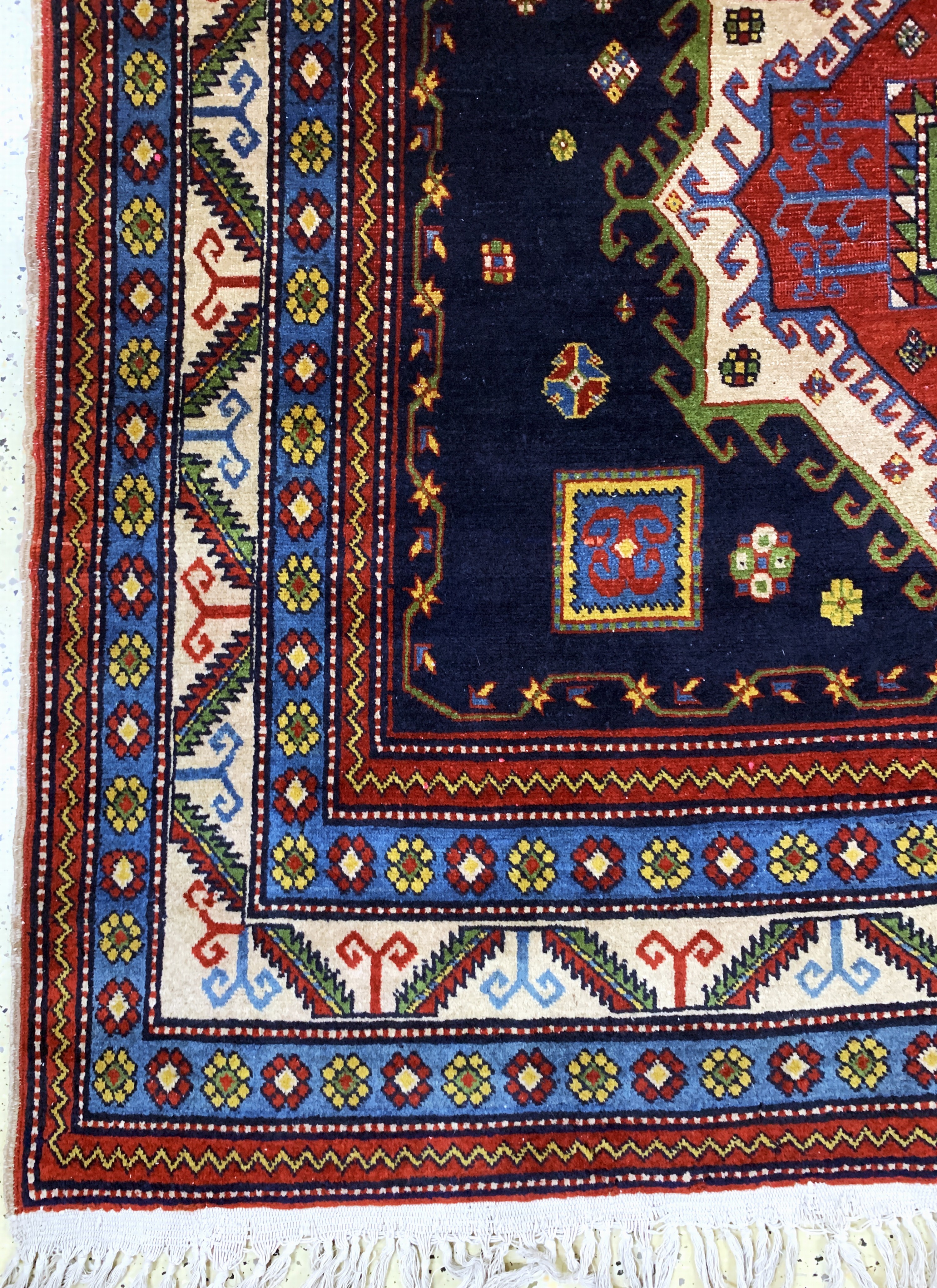 Detail b: Eriwan alt, Rußland, Mitte 20.Jhd, Wolle auf Baumwolle, ca. 275 x 175 cm, EHZ: 3