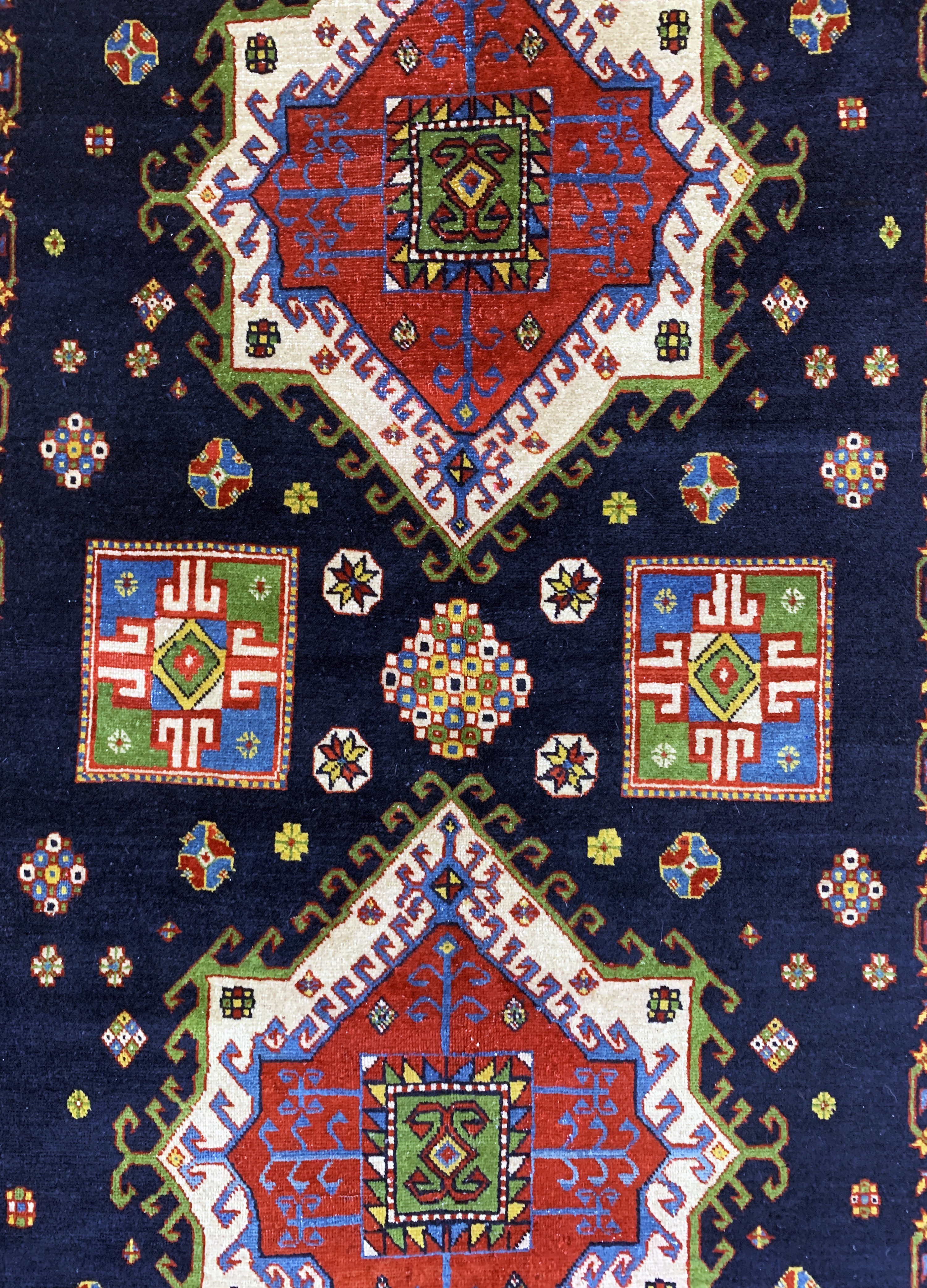 Detail e: Eriwan alt, Rußland, Mitte 20.Jhd, Wolle auf Baumwolle, ca. 275 x 175 cm, EHZ: 3