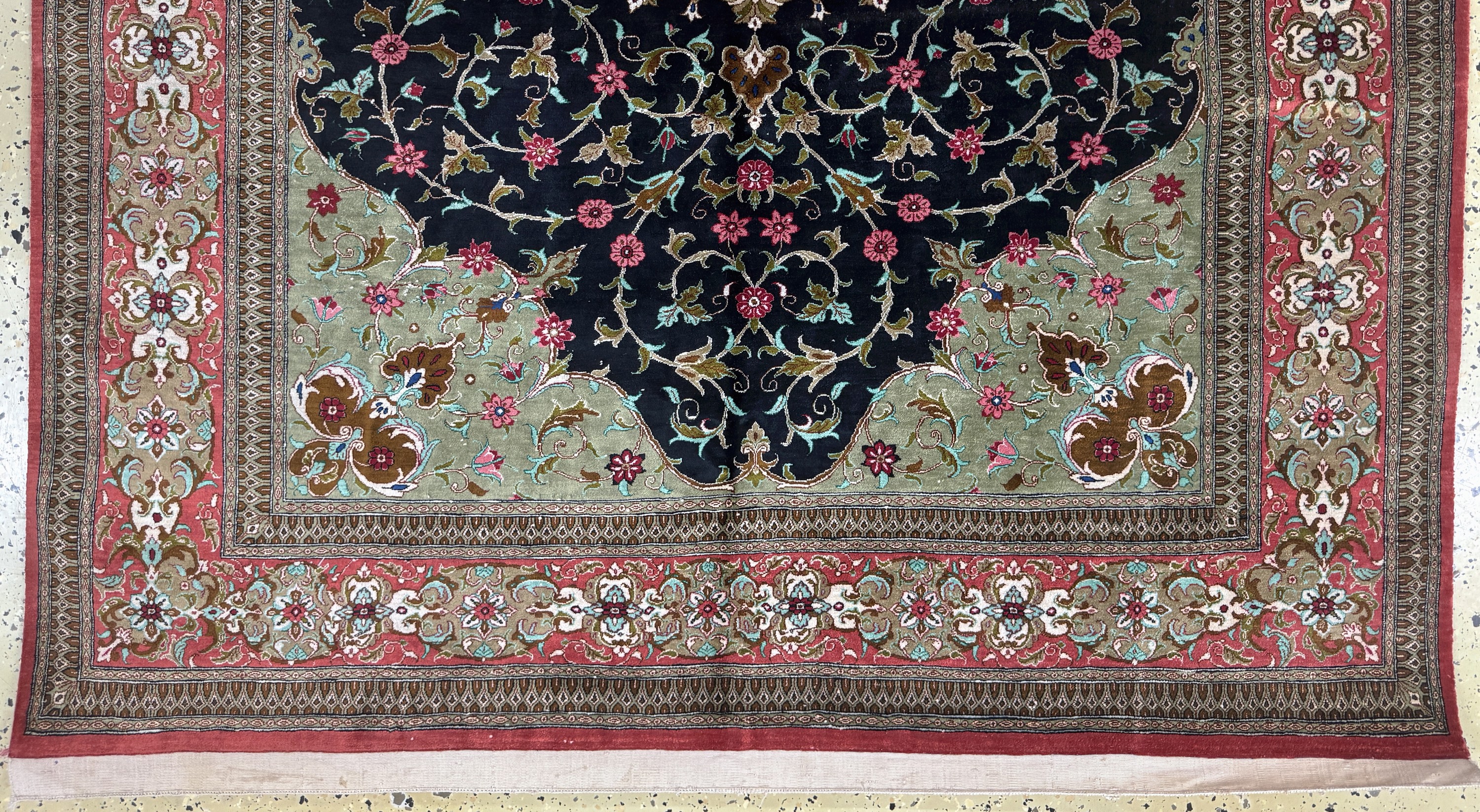Detail b: Ghom Seide fein, Persien, Ende 20.Jhd, reine Naturseide, ca. 200 x 140 cm, ca. 1,0 Mio. Kn/qm, EHZ: 1-2