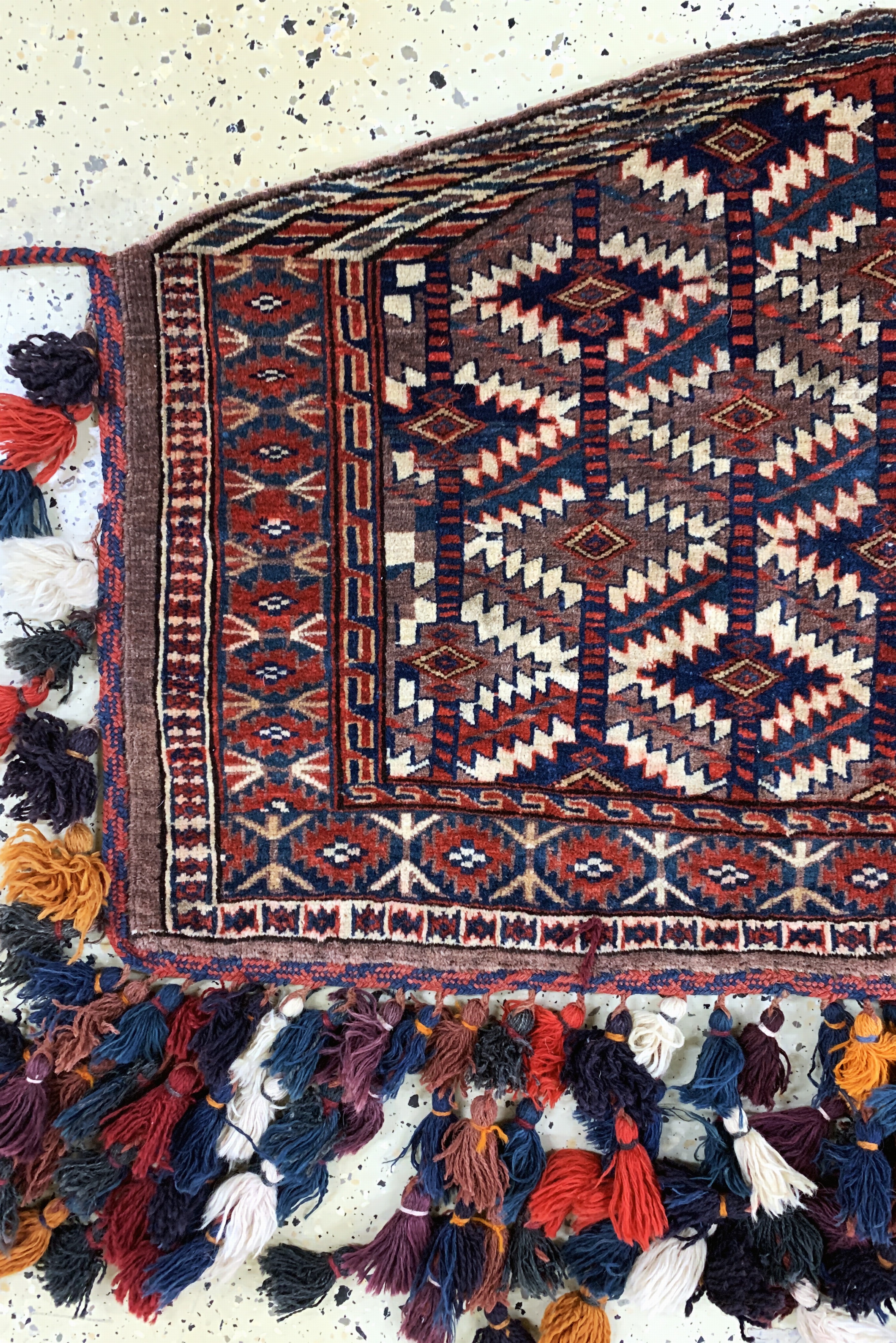 Detail a: 2 Asmalyk antik, Turkmenistan, um 1900, Wolle auf Wolle, ca. 110 x 70 cm, leicht verfärbt, EHZ: 2
