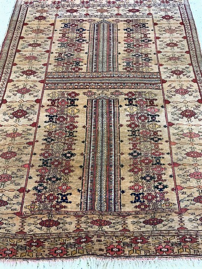 27091447d - Mauri old, Afghanistan, mid-20th century, woolon wool, approx. 190 x 145 cm, condition: ...