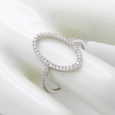 27091461a - Ring mit Brillanten, WG 750/000, schmales Design, ovaler, offener Ringkopf, 62 Brill. ...