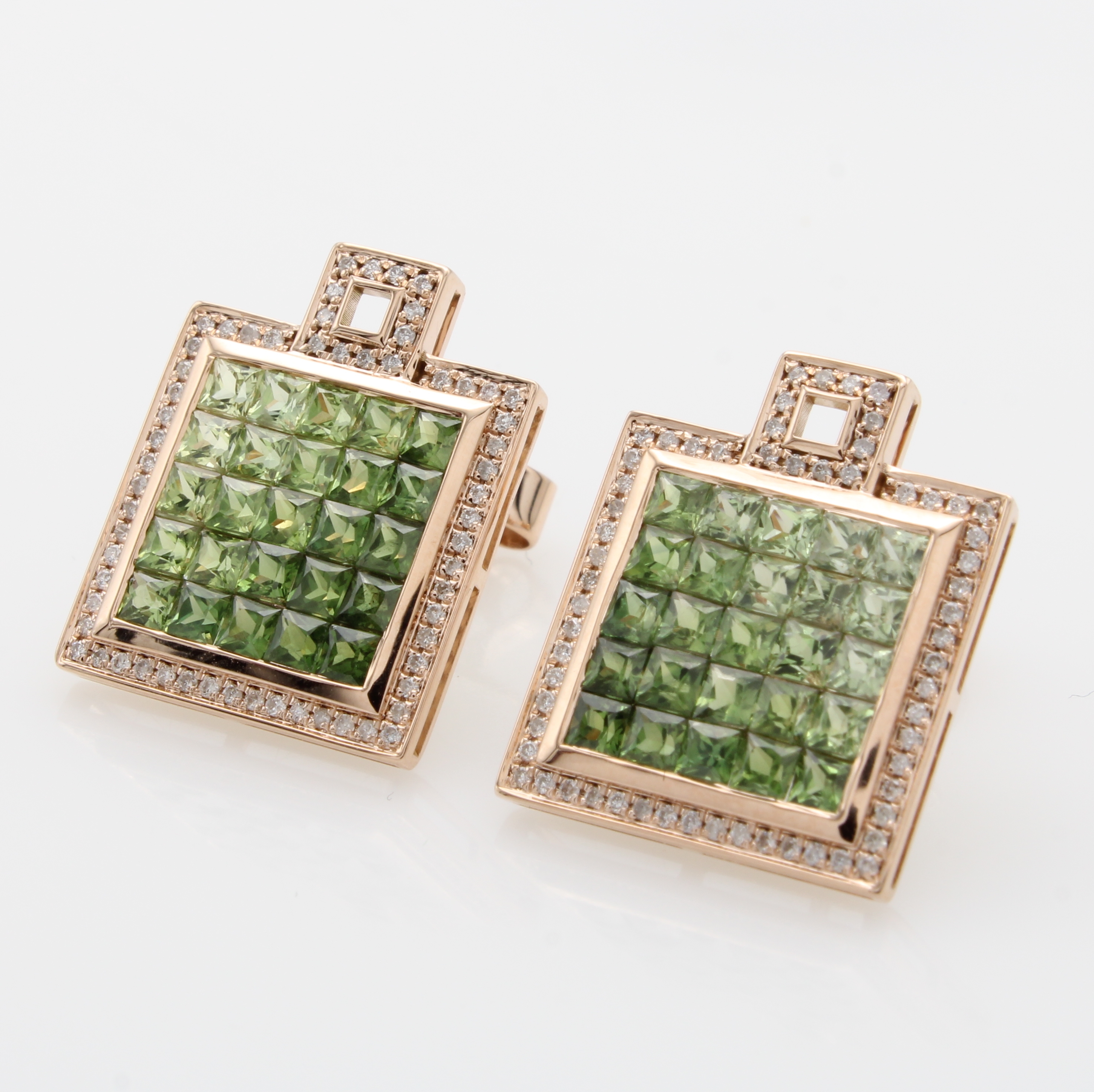 Image 27091513 - Paar Ohrstecker mit Brillanten und Saphiren, RoséG 585/000, 122 Brill. zus. ca. 0.27 ct ...