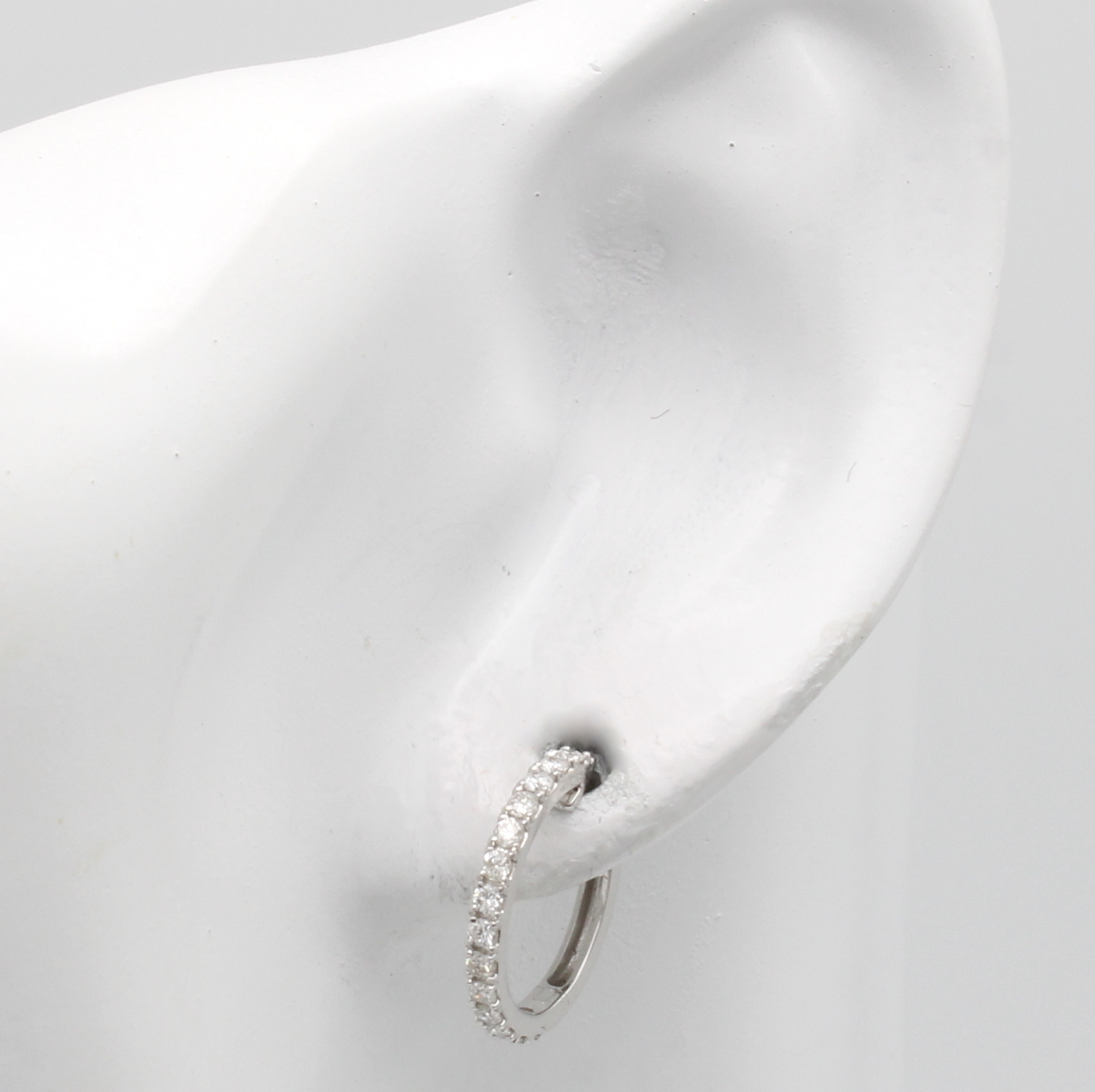 Image 27091521 - Paar Creolen mit Brillanten, WG 585/000, 28 Brill. zus. ca. 0.44 ct Weiß/vs-si, D. ca. ...