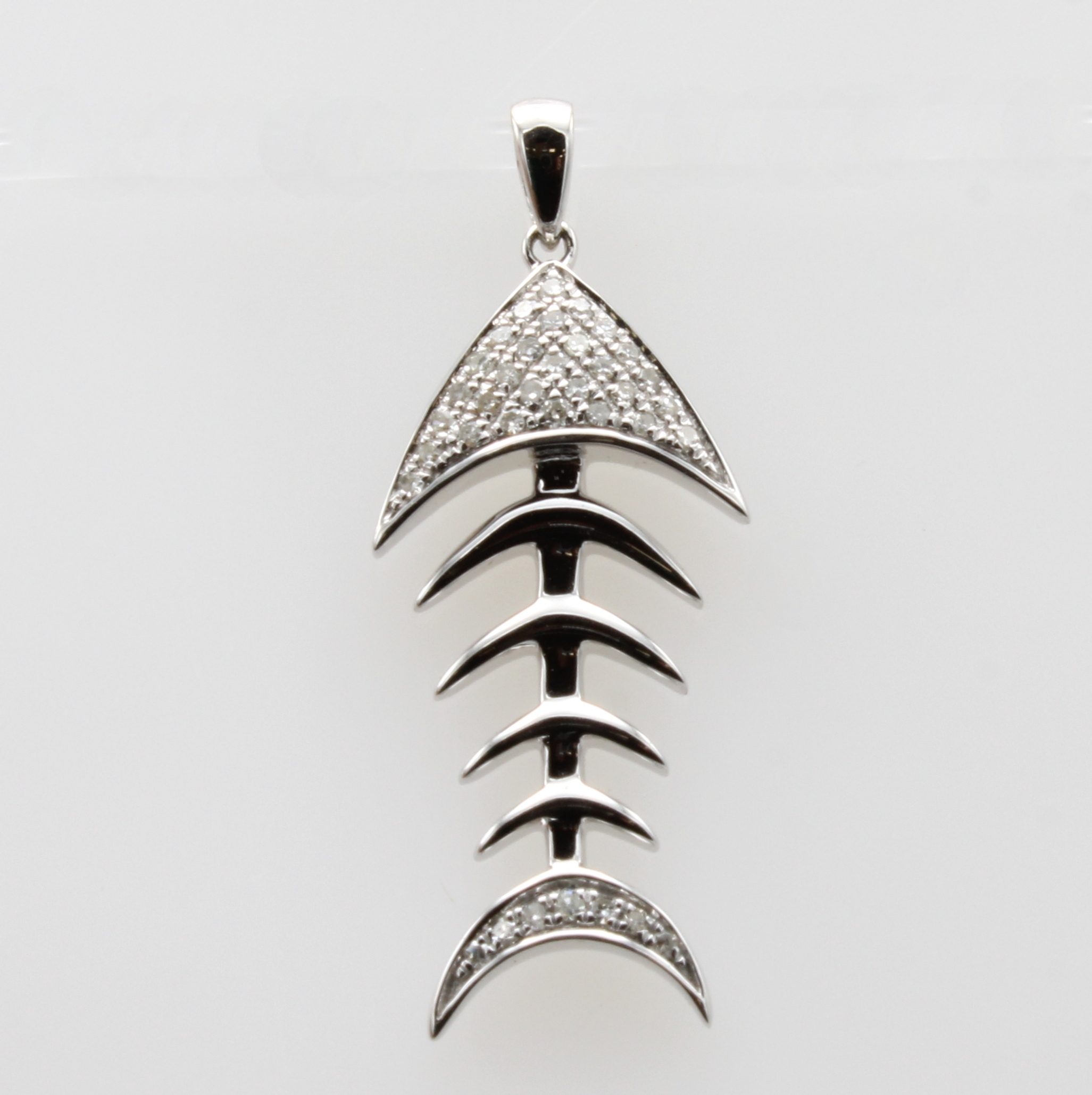 Image 27091526 - Anhänger ´Fisch´ mit Brillanten, WG 585/000,36 Brill. zus. ca. 0.10 ct Weiß/si-p ...