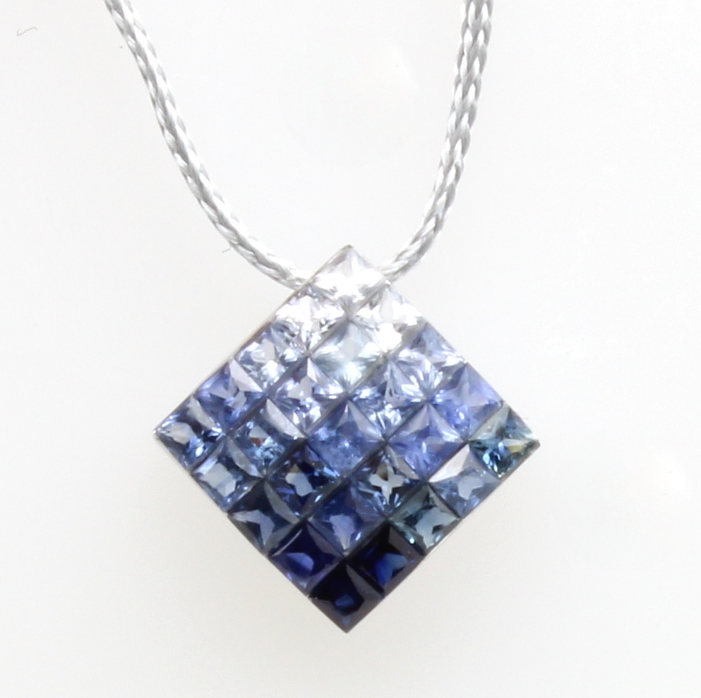 Image 27091540 - Anhänger mit Saphiren, WG 585/000, 25 Saphircarrées in versch. Blautönen zus. ca. ...