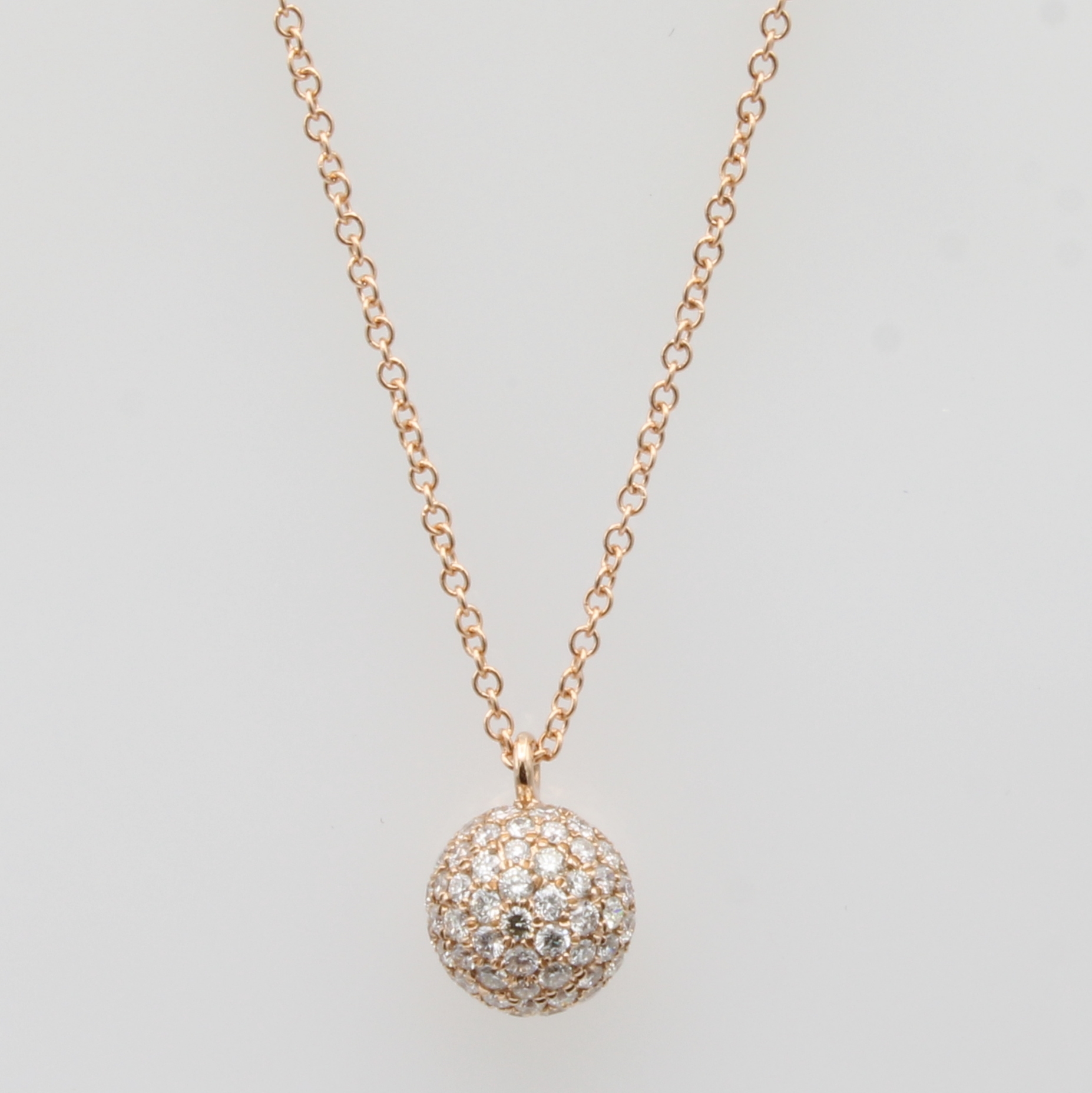 Image 27091552 - Kugelanhänger mit Brillanten an Kette, RoséG 585/000, 66 Brill. zus. ca. 0.50 ct ...