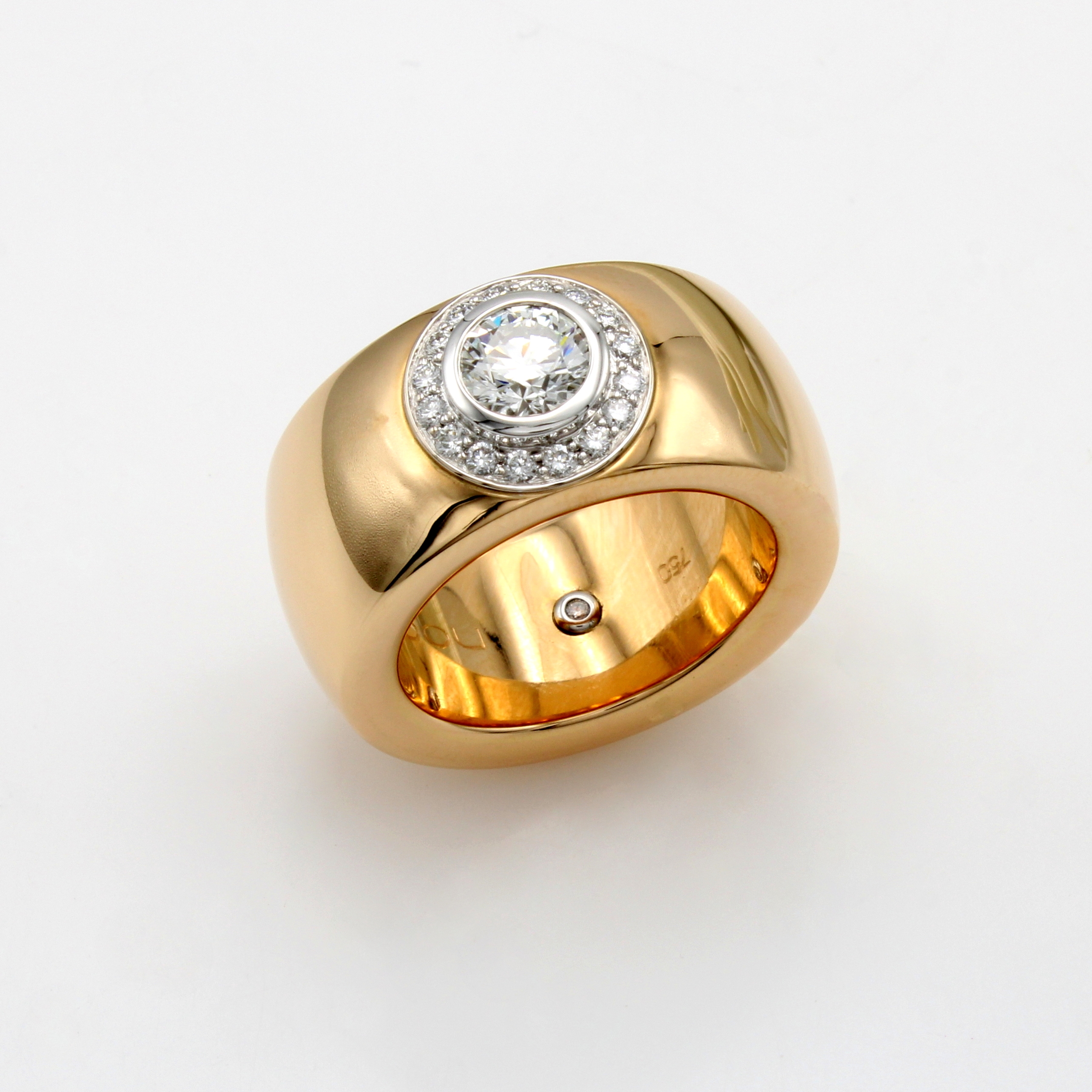 Image 27091560 - Breiter Ring mit Brillanten, RG/WG 750/000, 1 Brill. ca. 0.73 ct Weiß/vvs umgeben v. ...