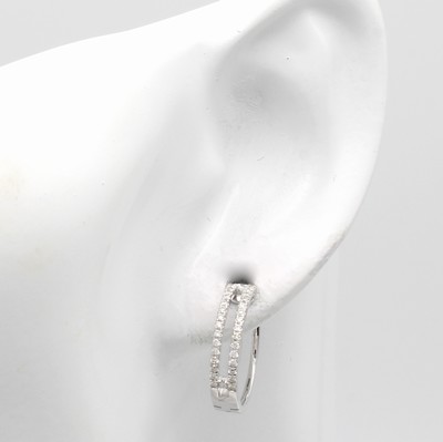 27091523a - Paar Creolen mit Brillanten, WG 585/000, 72 Brill. jeweils in 2 Reihen gef. zus. ca. ...