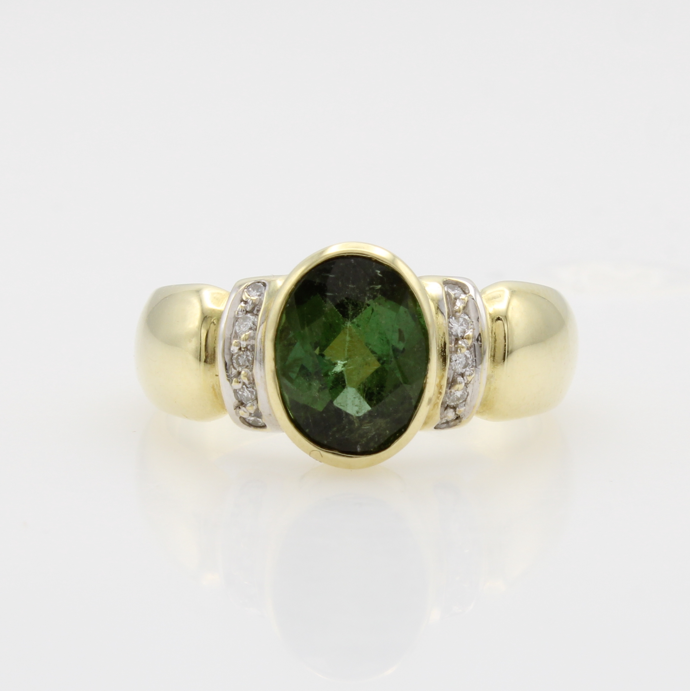 Image 27091755 - Ring mit Turmalin und Brillanten, GG 585/000, ovaler, grüner Turmalin in Zargenfassung ...