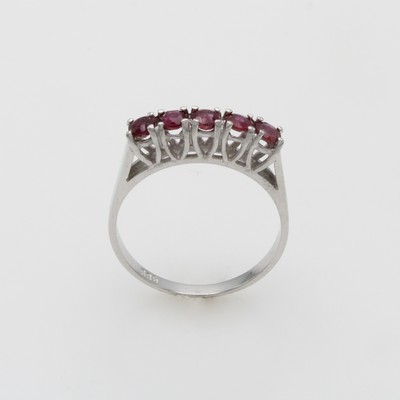 27092674a - Ring mit Rubinen, WG 585/000, 5 Rubine in Krappenfassungen, RW ca. 56 Schätzpreis: ...