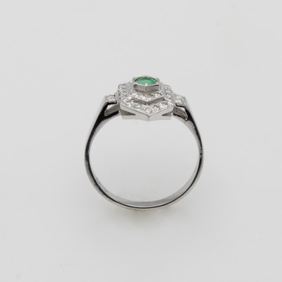 27092676a - Ring mit Smaragd und Brillanten, WG 585/000, sechseckiger Ringkopf, runder Smaragd, ...