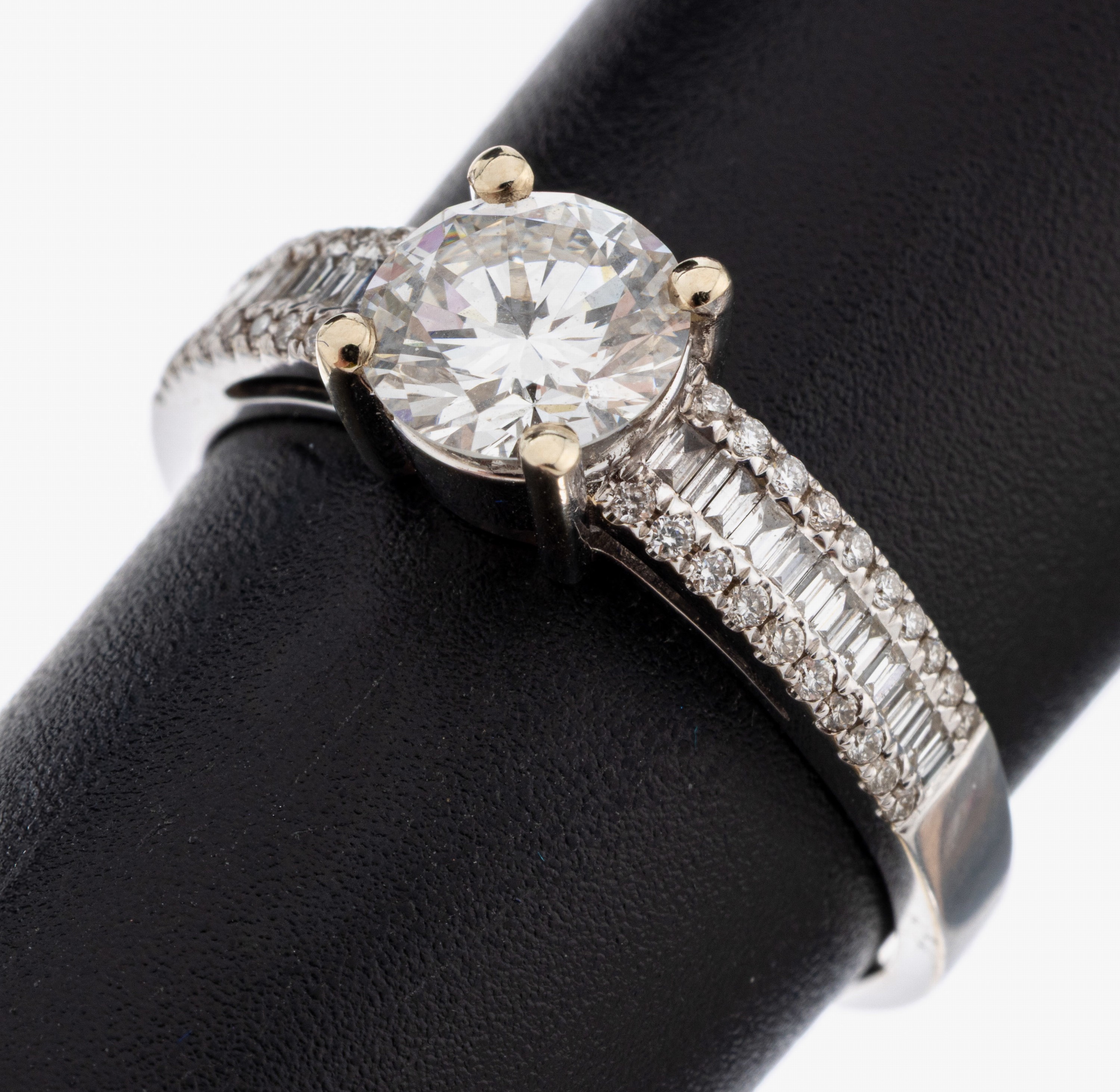 Image 27092721 - 18 kt Gold Diamant-Ring, WG 750/000, Brillant ca. 1.07 ct feines Weiß(G)/lr, ...