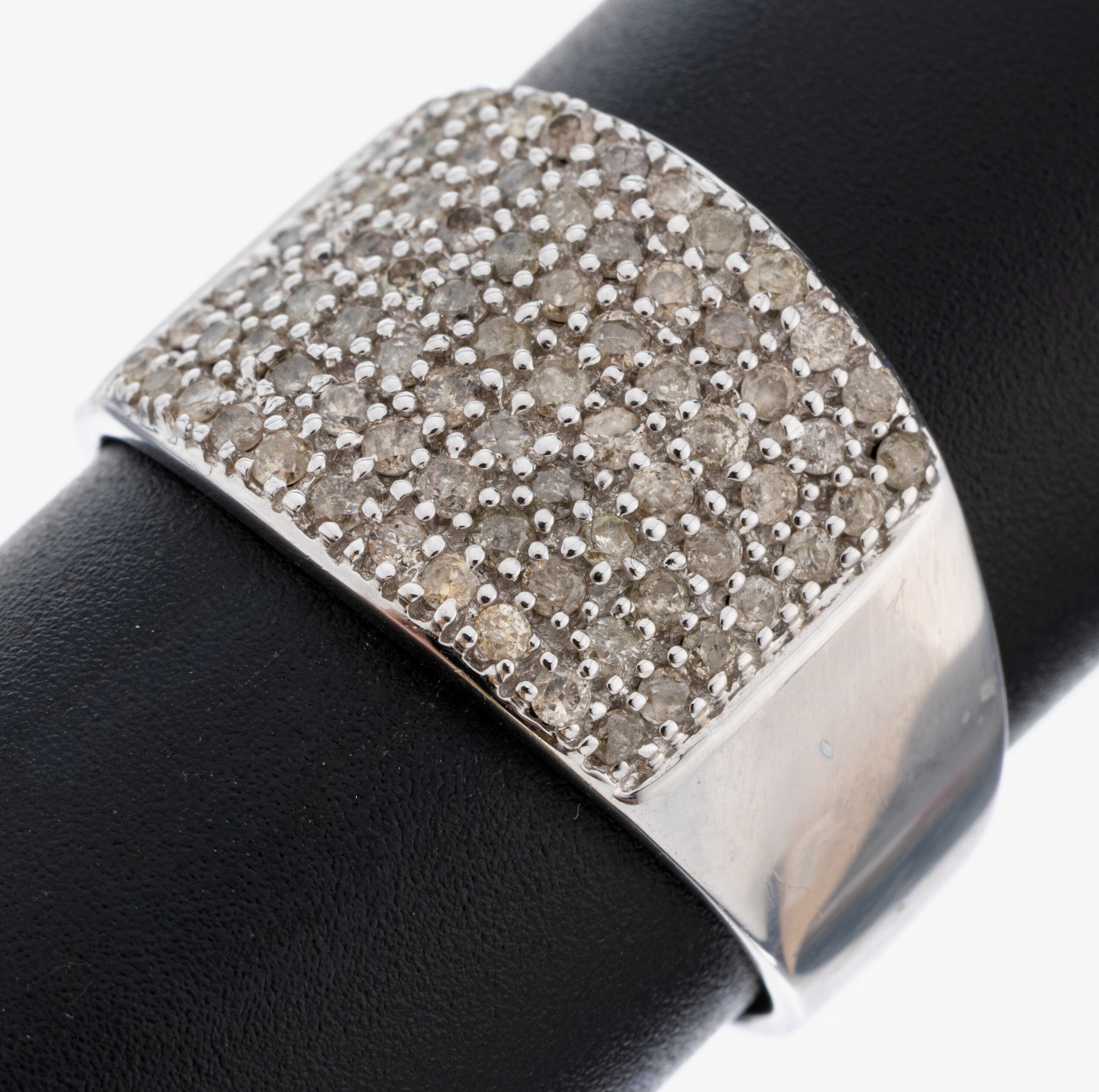Image 27092744 - 9 kt Gold Brillant-Ring, WG 375/000, Brillanten zus. ca. 2.0 ct l.get.Weiß- Getönt/p, ...