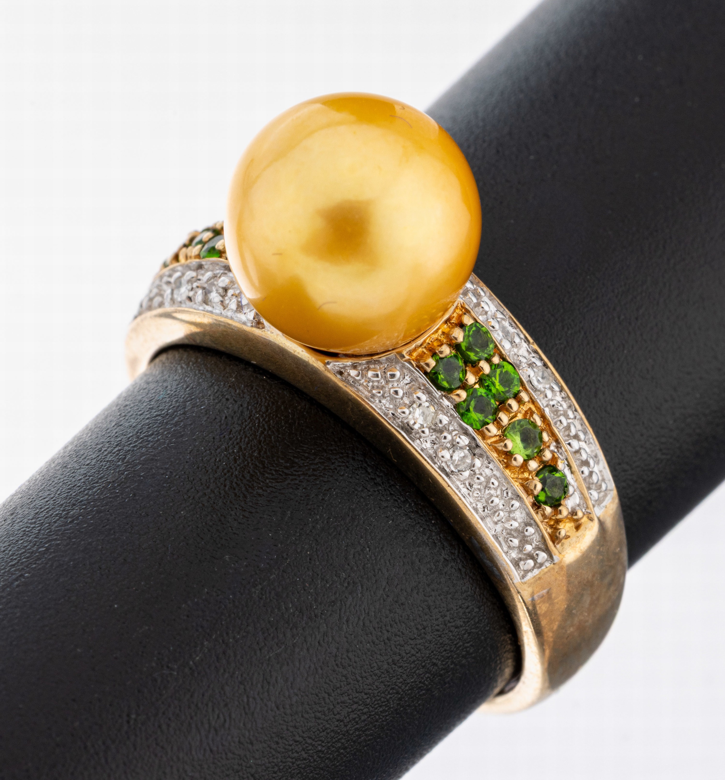 Image 27092750 - 9 kt Gold Perl-Demantoid-Diamant-Ring, GG 375/000, mittig gelbe Zuchtperle, D. ca. 9.6 ...