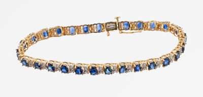 27092746a - 14 kt Gold Saphir-Diamant-Armband, GG 585/000, 28 ovalfacett. Saphire zus. ca. 12.00ct, ...