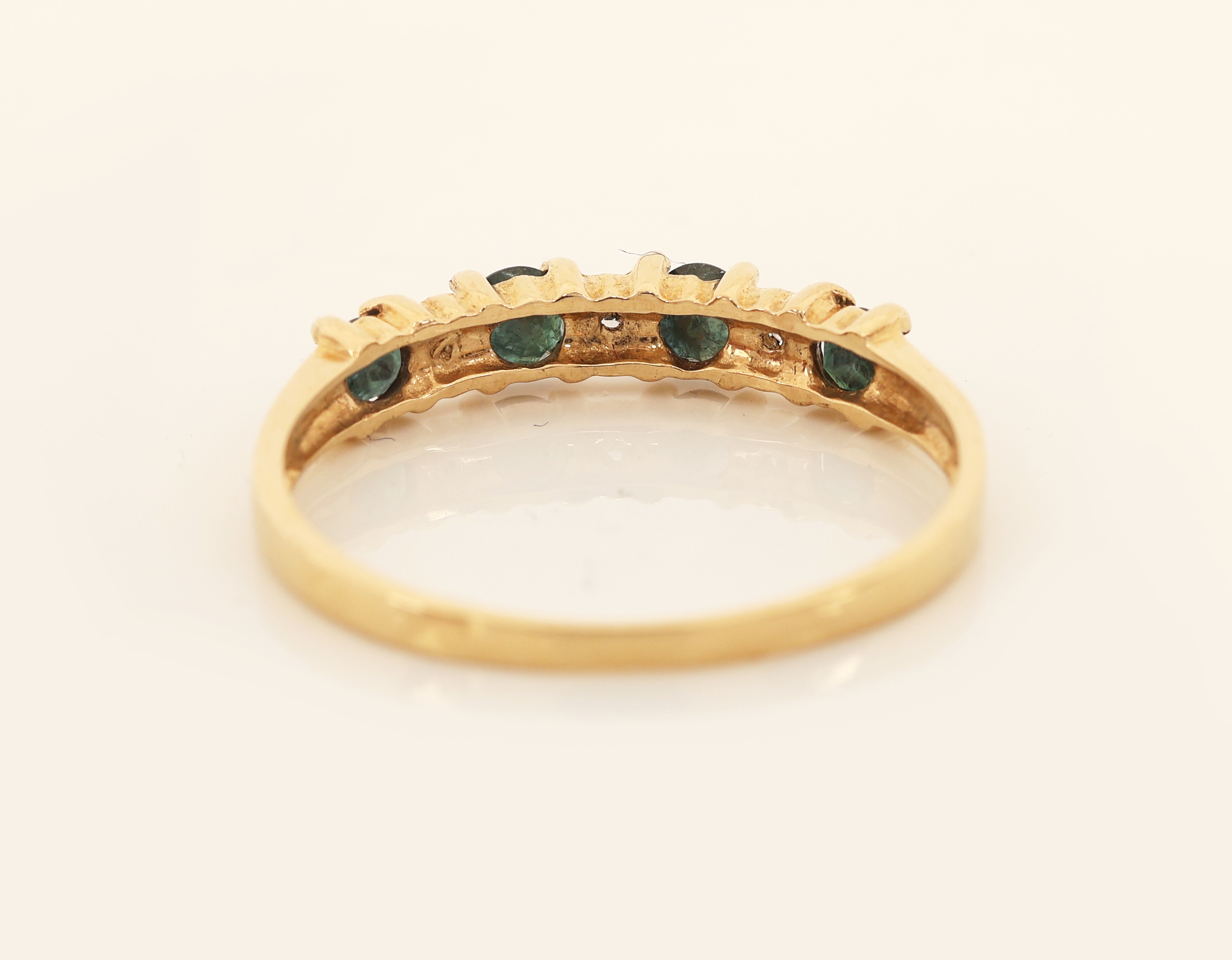 Detail b: 14 kt Gold Alexandrit-Diamant-Ring, GG 585/000, 4 rundfacett. Alexandrite zus. ca. 0.20 ct, 3 8/8-Diamanten zus. ca. 0.02 ct Weiß/p, RW 57, ca. 1.4 ...
