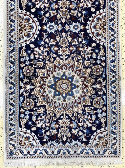27092986c - Nain, Persien, Ende 20.Jhd, Wolle auf Baumwolle, ca. 280 x 90 cm, EHZ: 2 Schätzpreis: ...