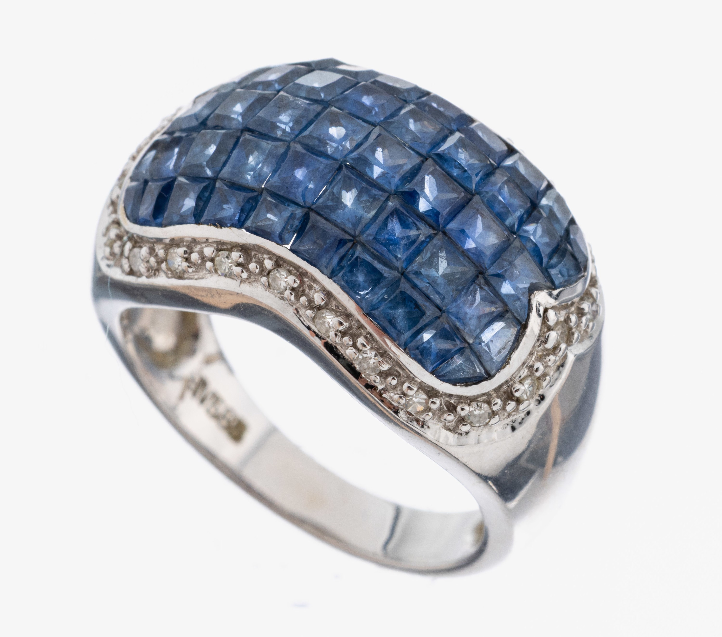 Image 27093117 - 14 kt Gold Saphir-Diamant-Ring, WG 585/000,Saphir-Carrees zus. ca. 3.0 ct, ...