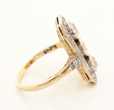 27093149b - 14 kt Gold Art Deco Diamant-Ring, um 1930, GG/WG 585/000, mittig 3 Altschliffdiamanten ...