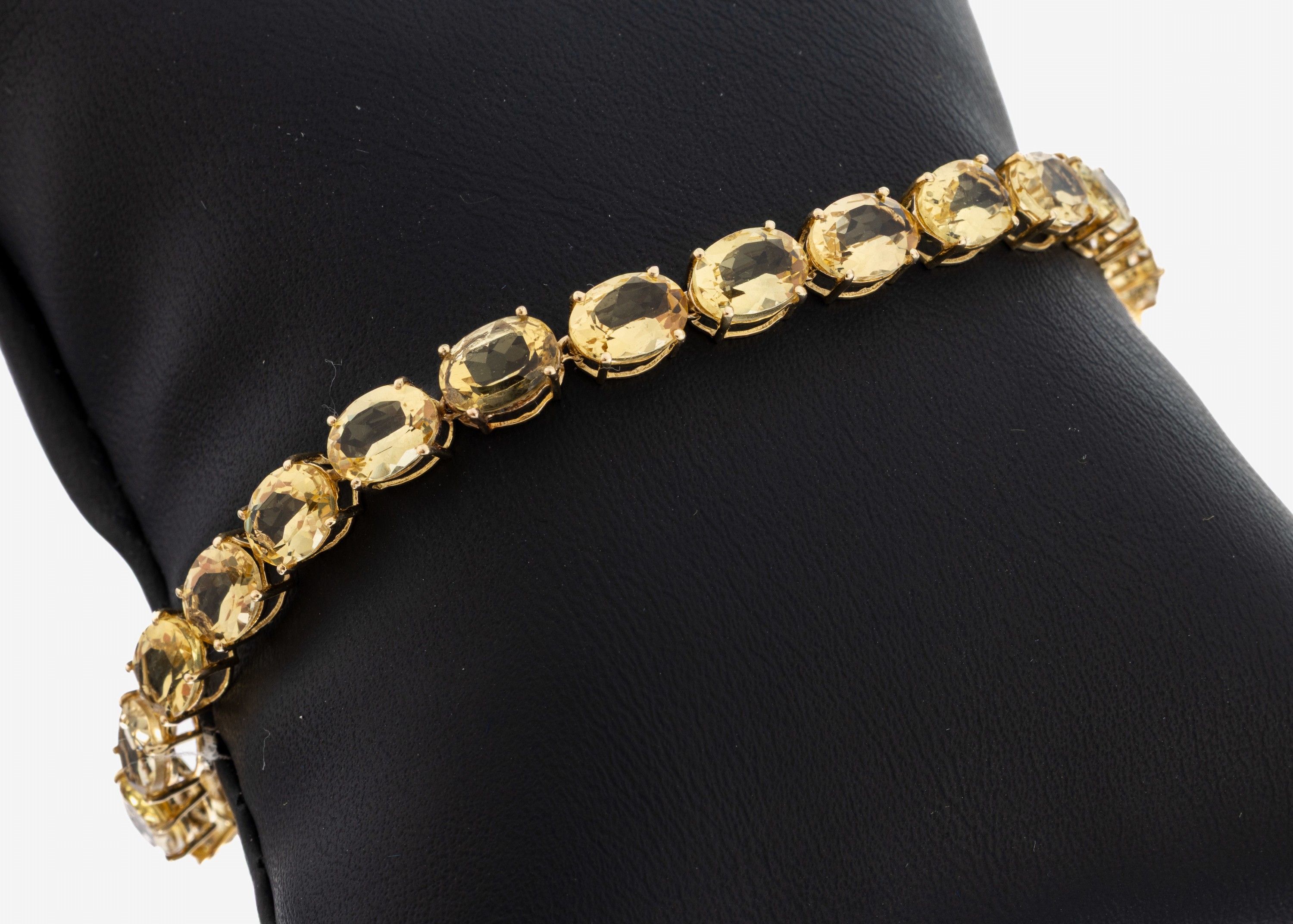 Image 27093213 - 14 kt Gold Citrin-Armband, GG 585/000, 24 ovalfacett. Citrine zus. ca. 12.0 ct, L. ca. ...