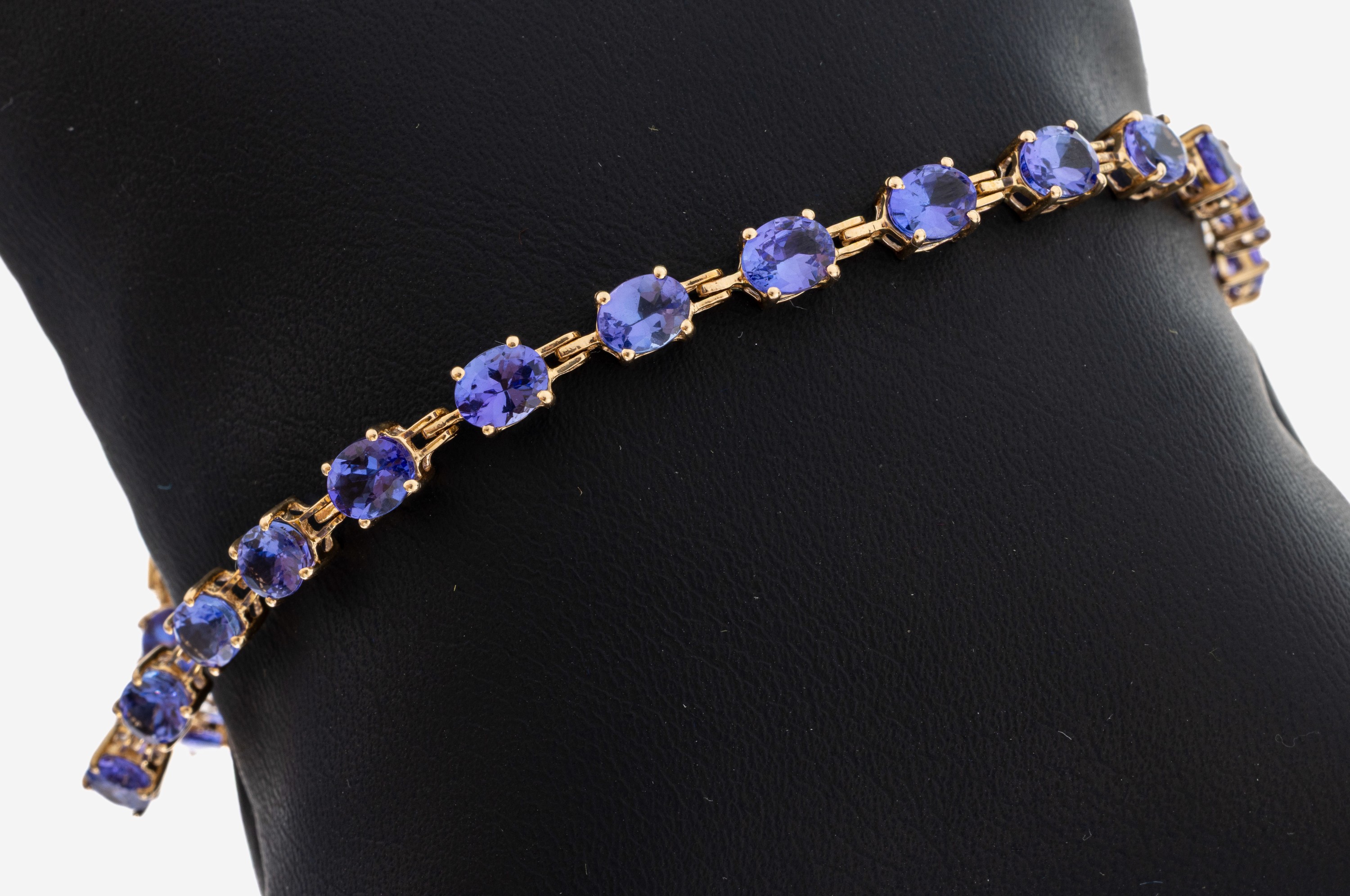 Image 27093220 - 14 kt Gold Tansanit-Armband, GG 585/000, 23ovalfacett. Tansanite zus. ca. 8.50 ct, L. ...
