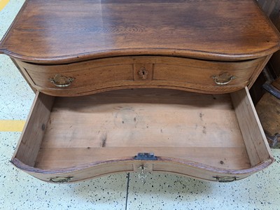 27093225f - Chest of drawers, baroque, around 1760, solid oak, orig. brass fittings, orig. box locks, ...