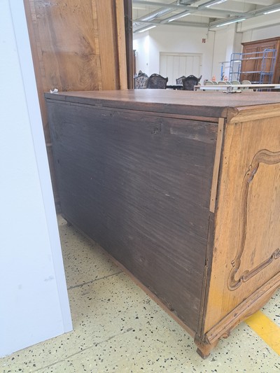 27093225u - Chest of drawers, baroque, around 1760, solid oak, orig. brass fittings, orig. box locks, ...