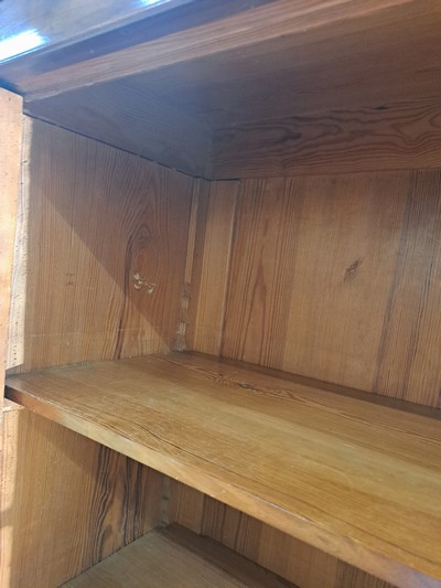 27093232e - Vitrine/Bücherschrank, deutsch, um 1870, Mahagonifurnier, 4 Einlegeböden, orig. ...
