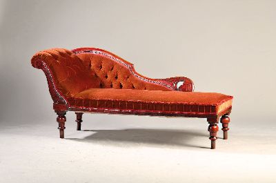 Image Recamier, um 1880/1900, Hartholz mahagonifarben, beschnitzt, gedrechselte Vorderbeine, ...