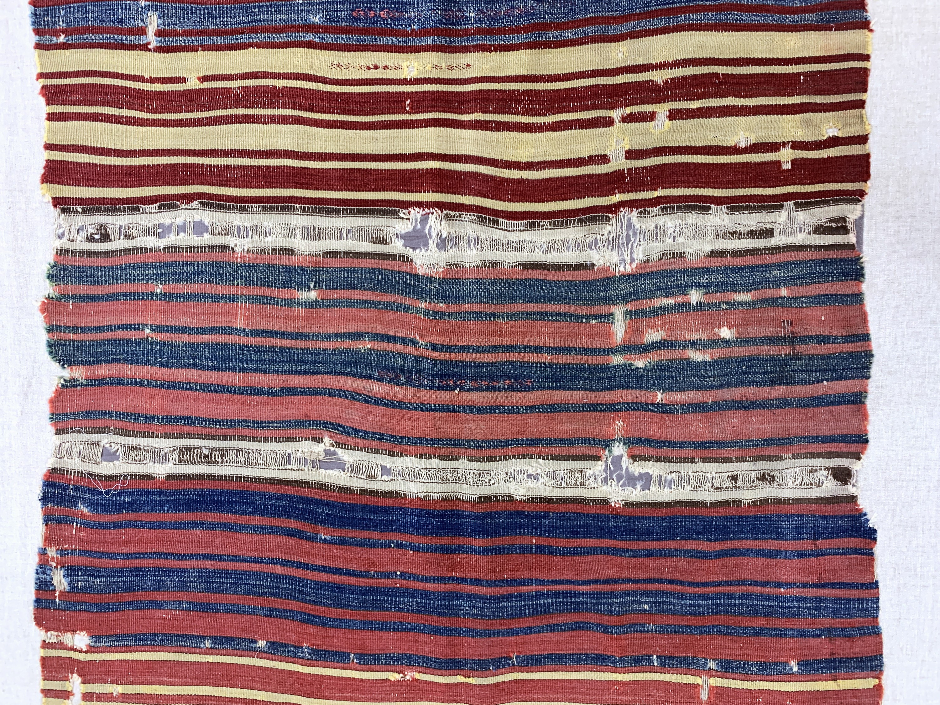 Detail b: Konya Kelim antik, Türkei, 19.Jhd, Wolle auf Wolle, ca. 256 x 133 cm, EHZ: 4, (auf Leinen genäht)