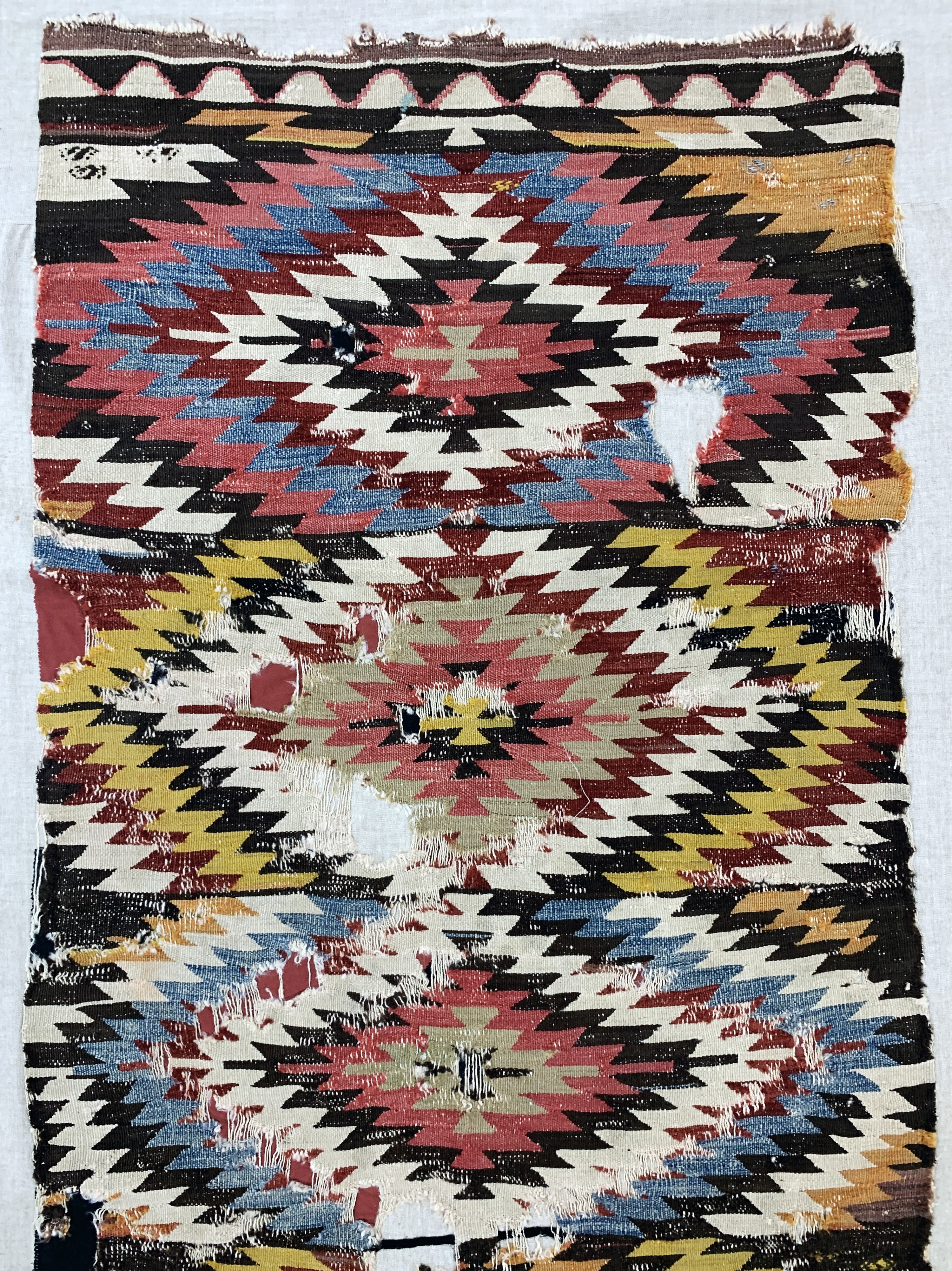 Detail a: Kapadokien Kelim antik, Türkei, 19.Jhd, Wolle auf Wolle, ca. 265 x 100 cm, EHZ: 4, (auf Leinen genäht)
