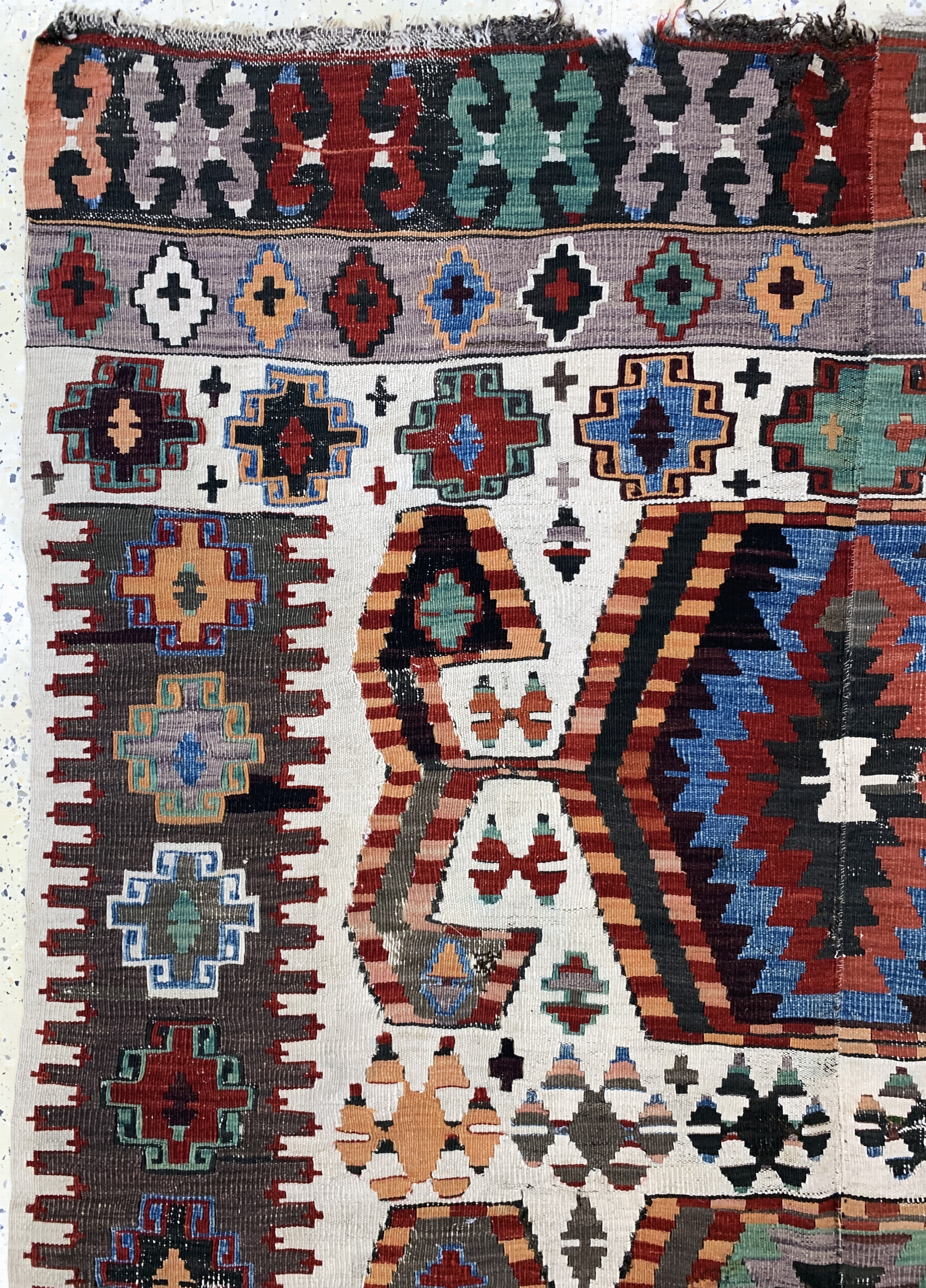 Detail e: Konya Kelim antik, Türkei, 19.Jhd, Wolle auf Wolle, ca. 328 x 160 cm, EHZ: 4, (auf Leinen genäht)