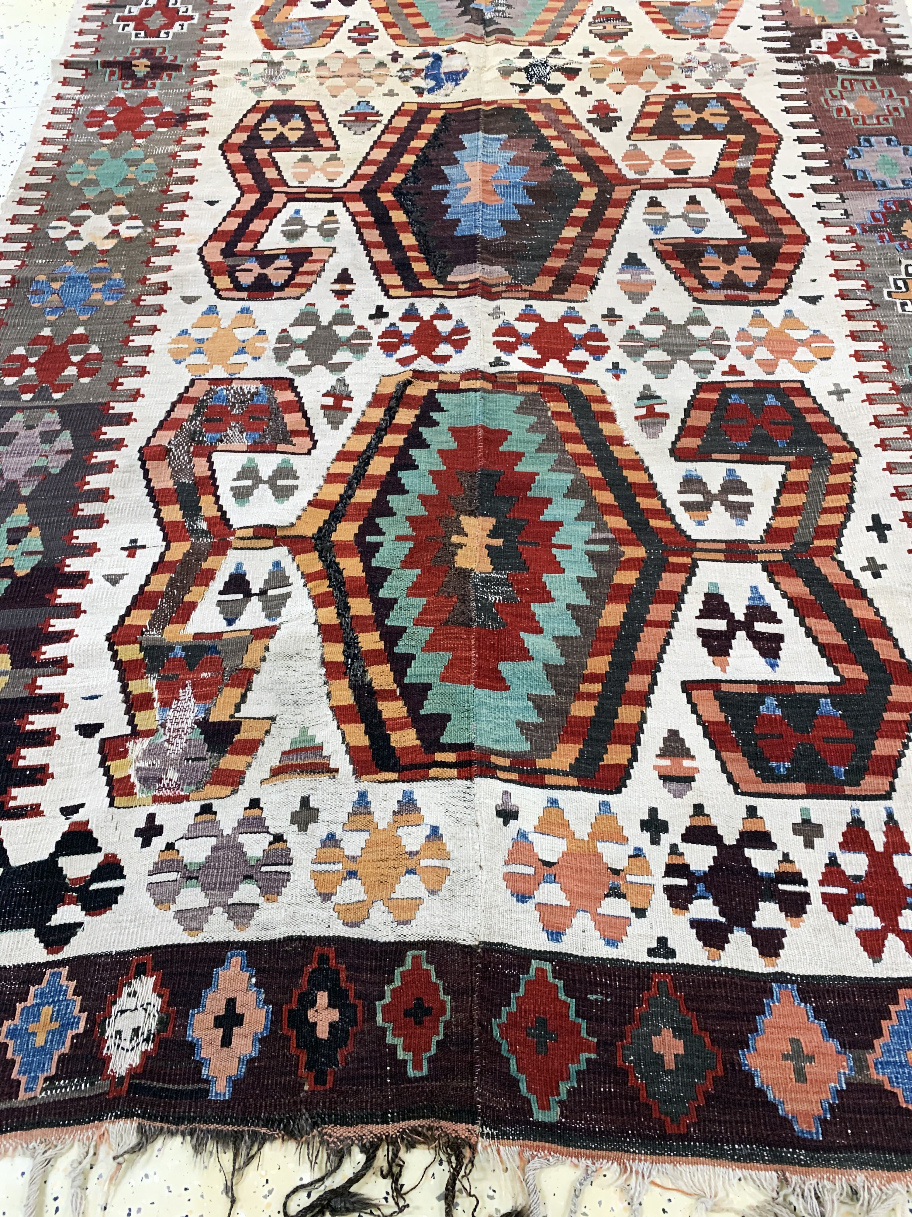 Detail h: Konya Kelim antik, Türkei, 19.Jhd, Wolle auf Wolle, ca. 328 x 160 cm, EHZ: 4, (auf Leinen genäht)