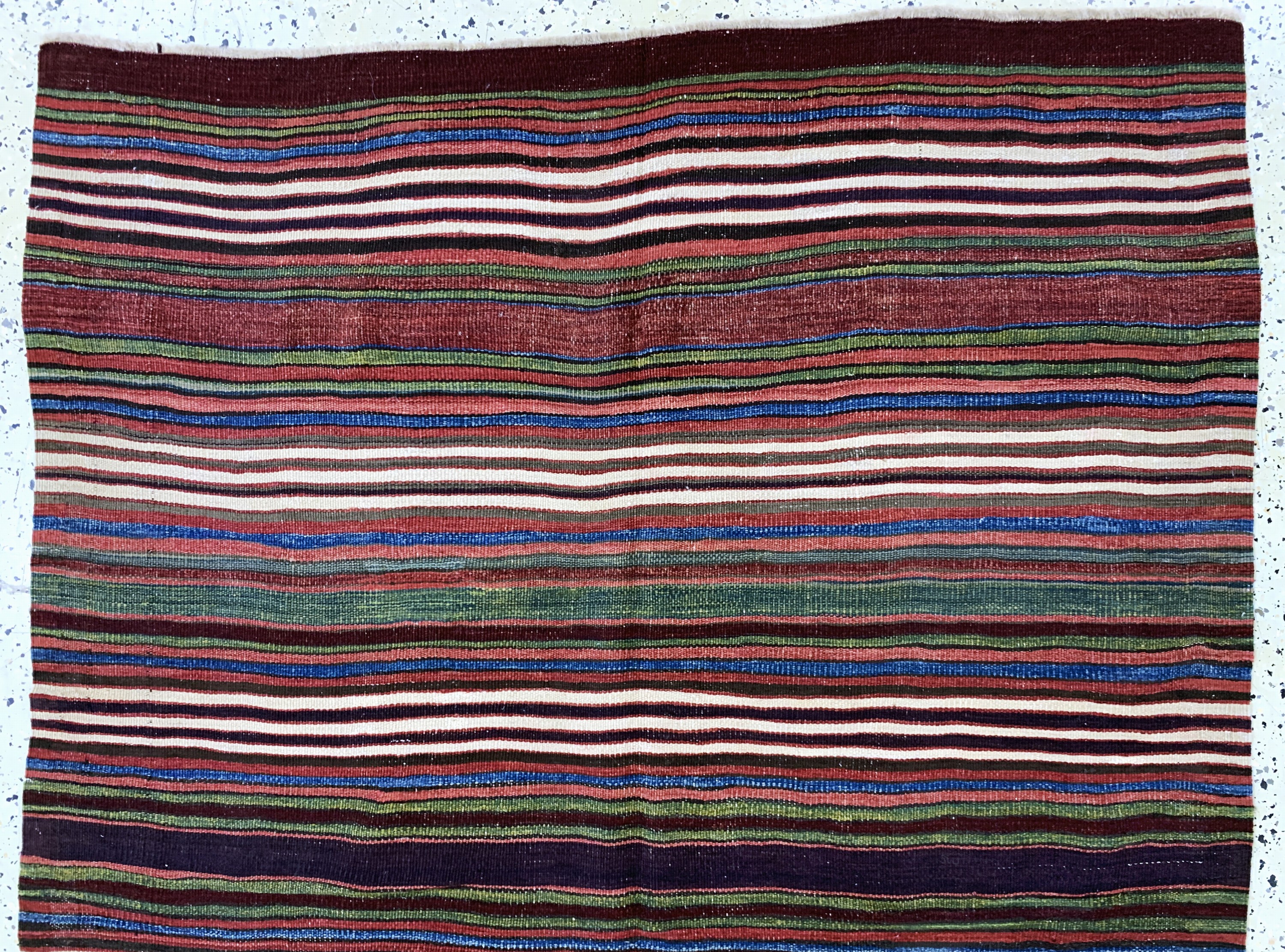 Detail a: Karaman Kelim antik, Türkei, 19.Jhd, Wolle auf Wolle, ca. 440 x 140 cm, EHZ: 2, (kleine Löcher & Restaurierungen).