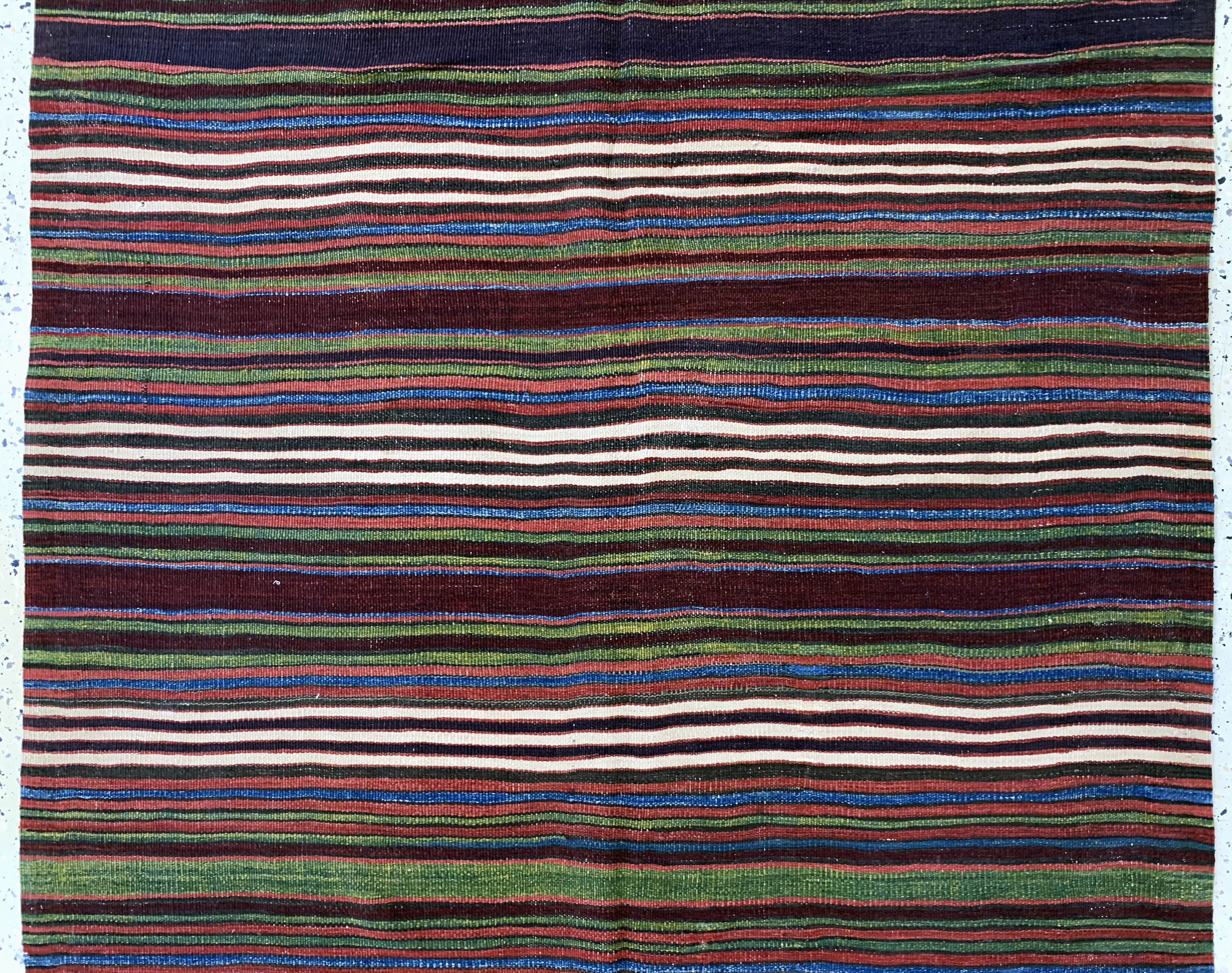 Detail b: Karaman Kelim antik, Türkei, 19.Jhd, Wolle auf Wolle, ca. 440 x 140 cm, EHZ: 2, (kleine Löcher & Restaurierungen).