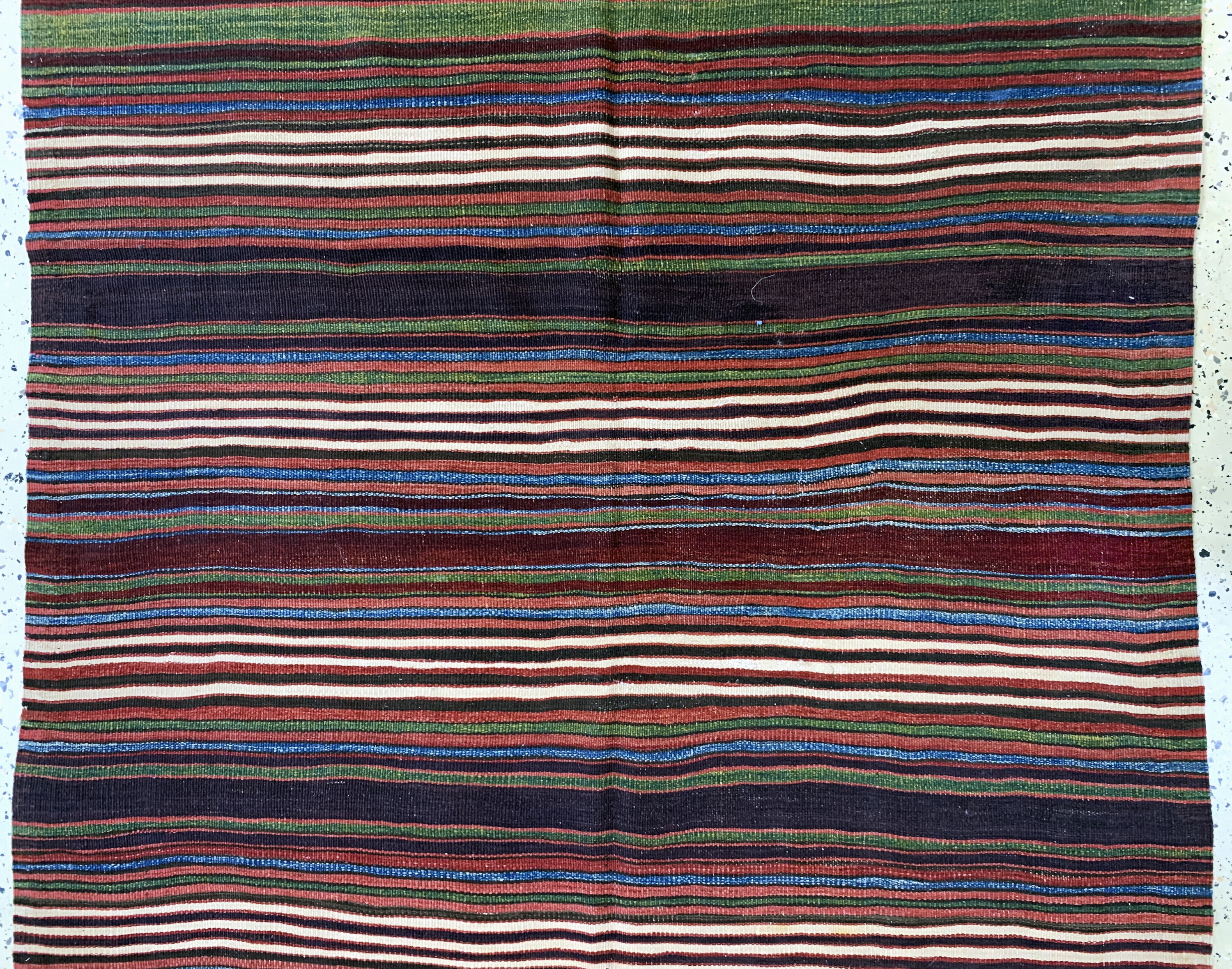Detail c: Karaman Kelim antik, Türkei, 19.Jhd, Wolle auf Wolle, ca. 440 x 140 cm, EHZ: 2, (kleine Löcher & Restaurierungen).